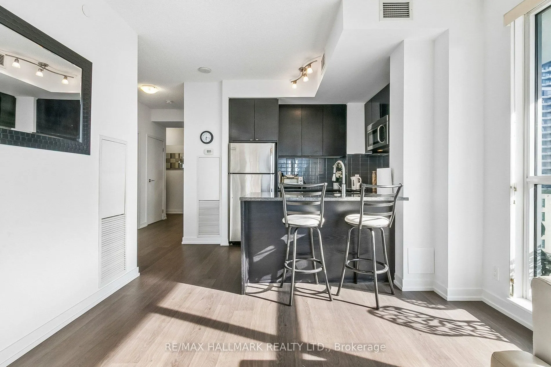 98 Lillian Street #1212
