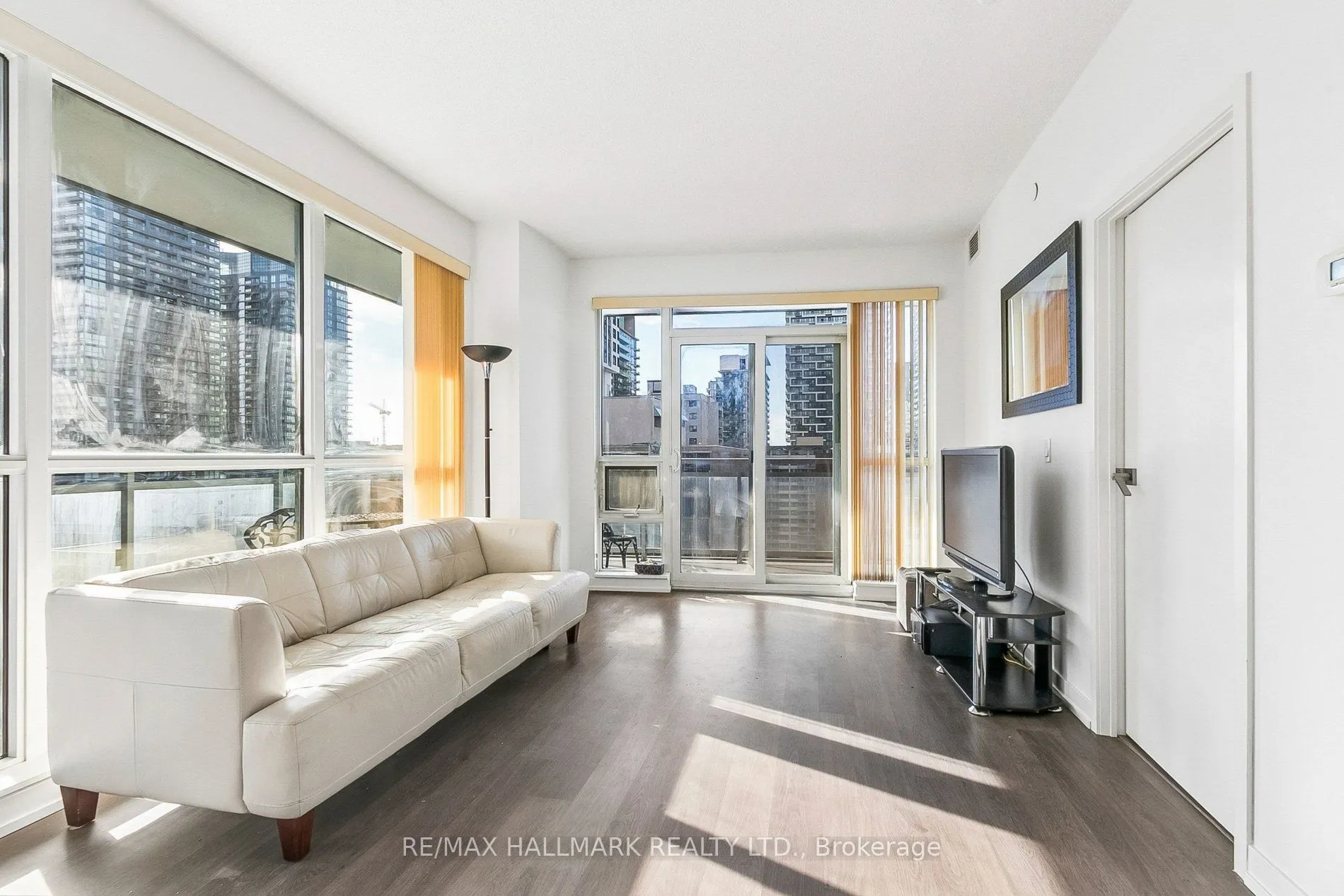 98 Lillian Street #1212