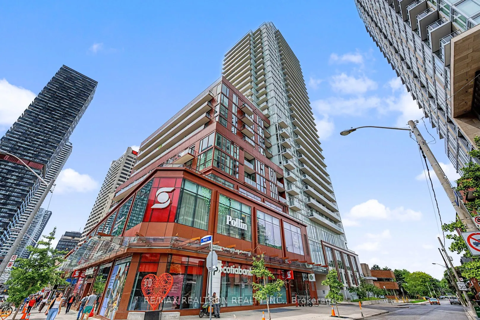 33 Helendale Avenue #102