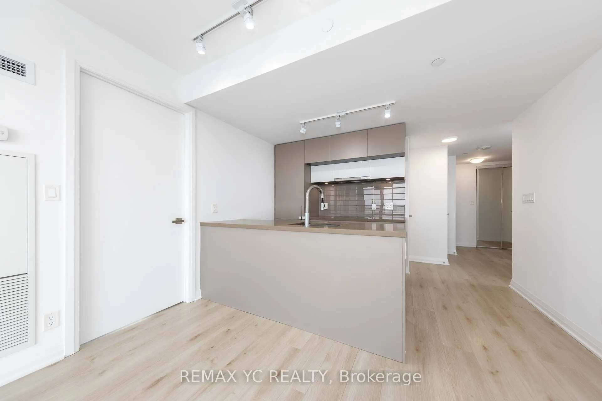 99 Foxbar Road #1908