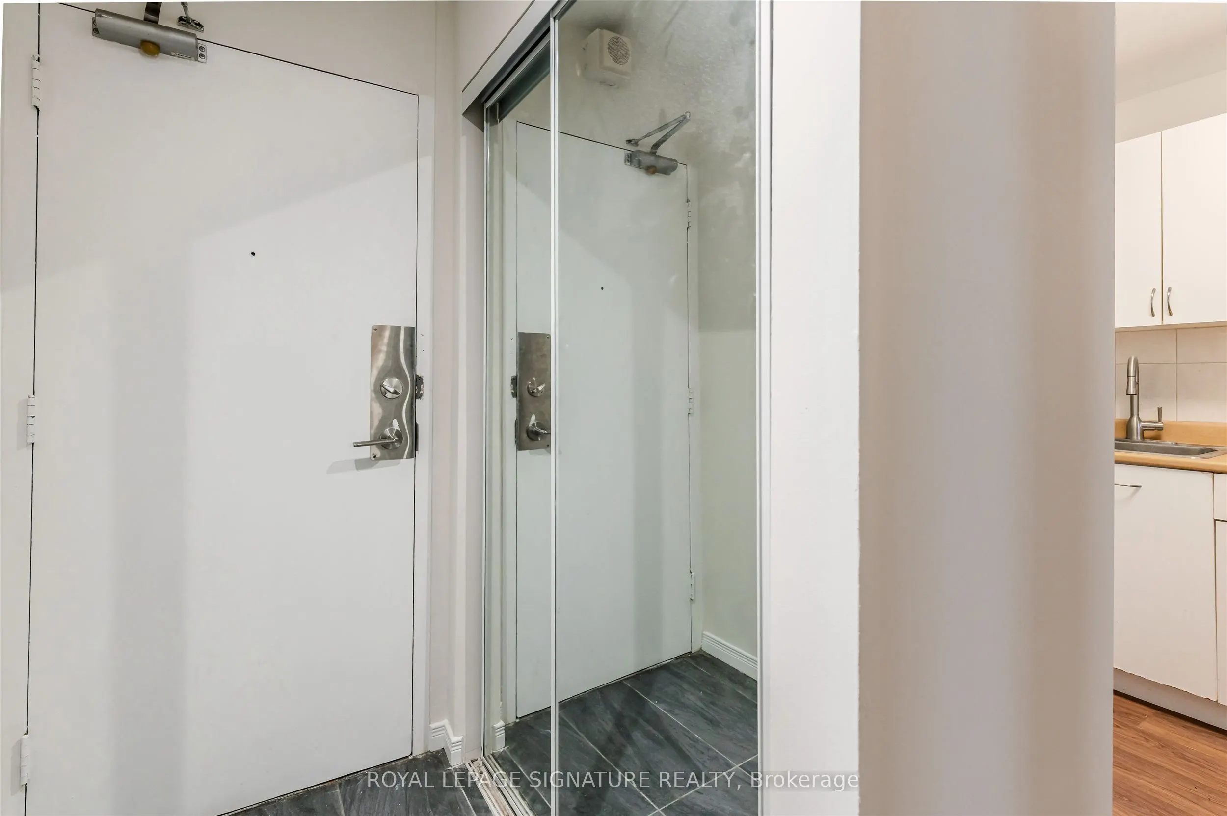 40 Homewood Avenue #2108
