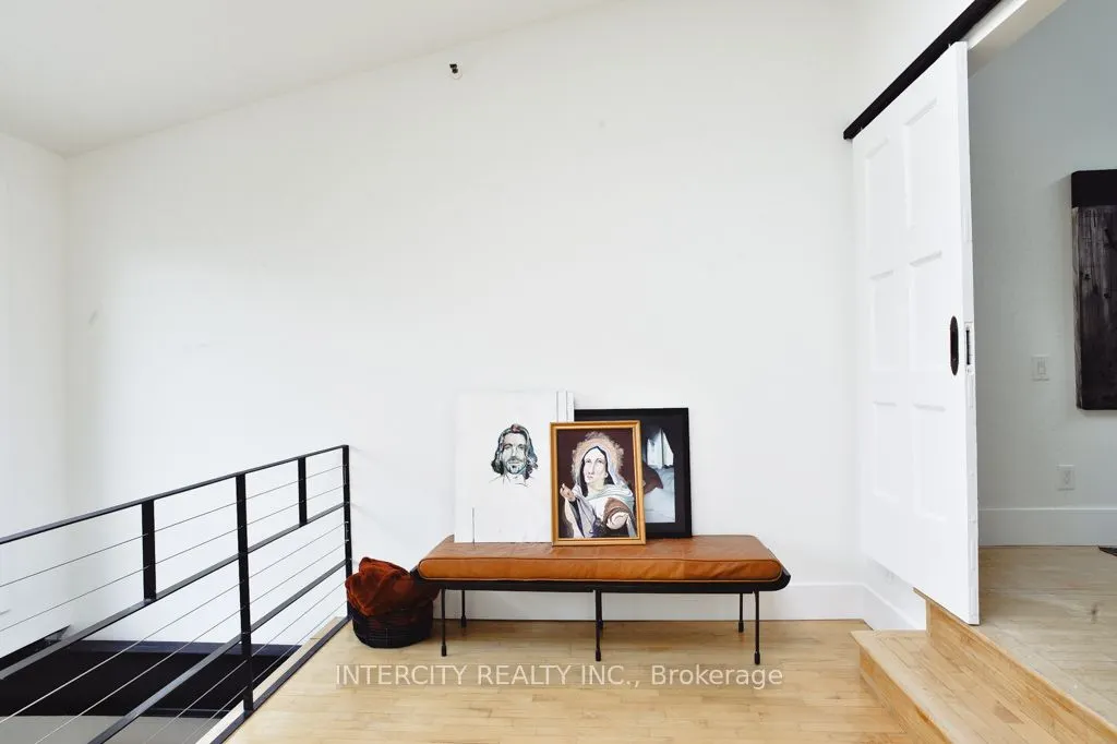 676 Richmond Street W #208