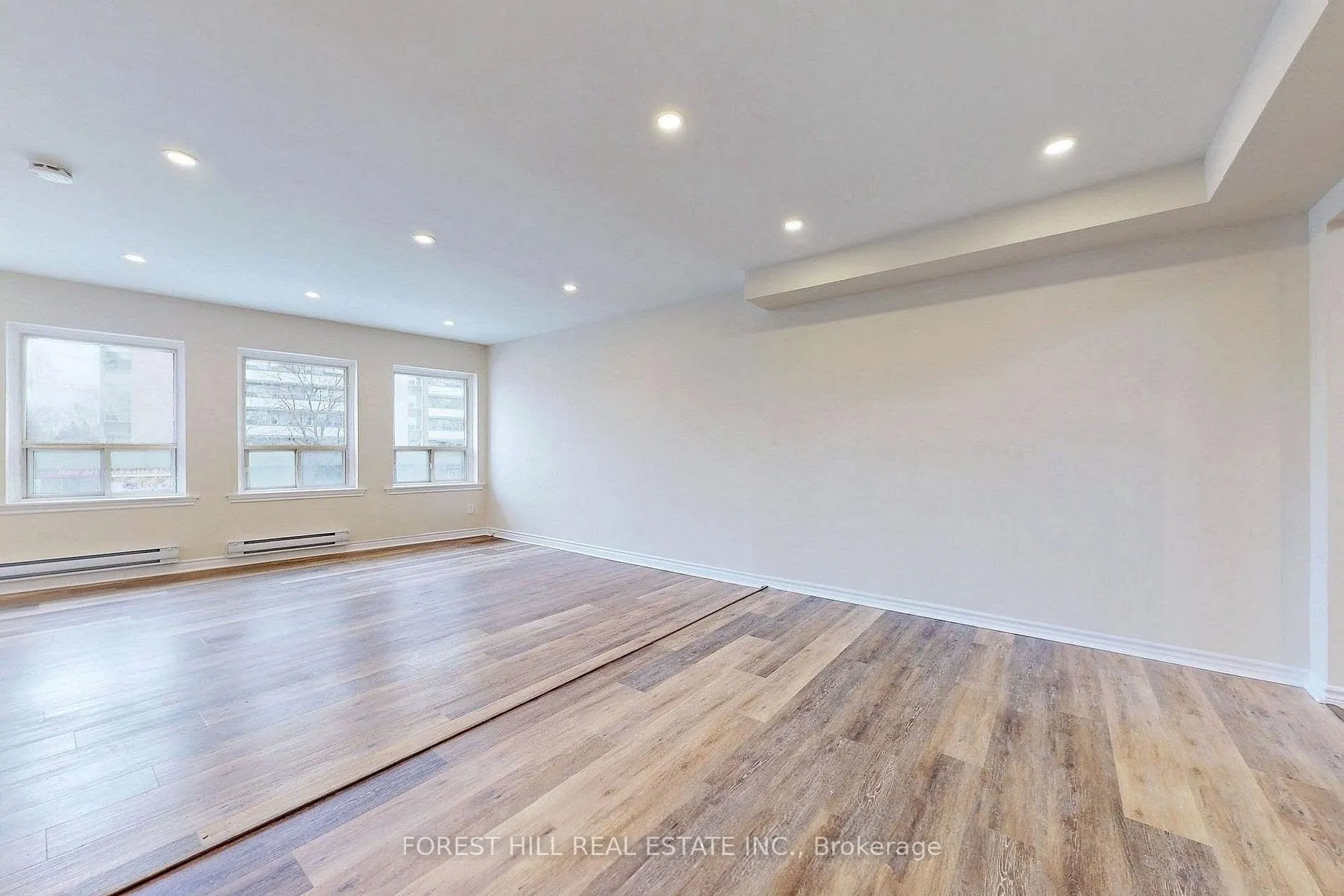 6068 Yonge Street