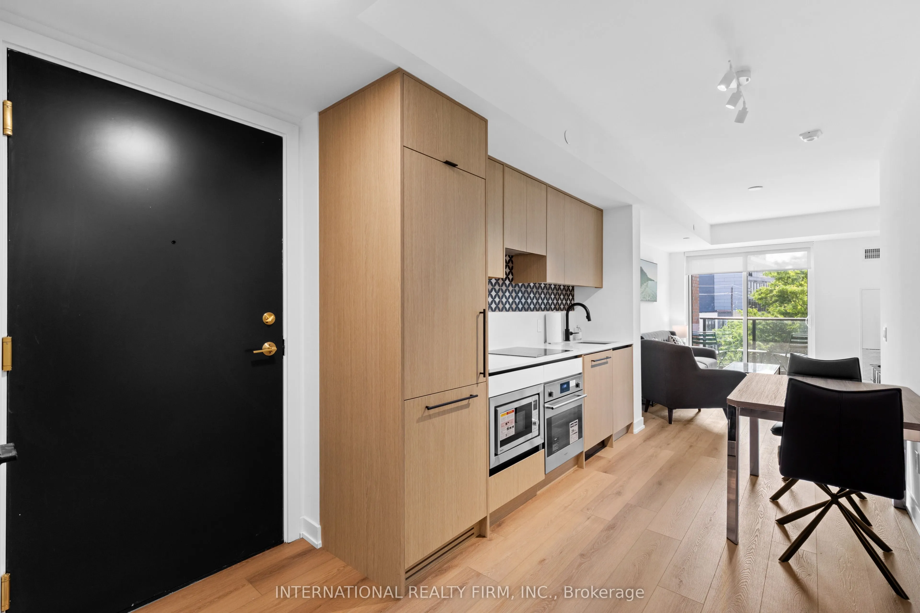 5 Lakeview (Short Term) Avenue #409