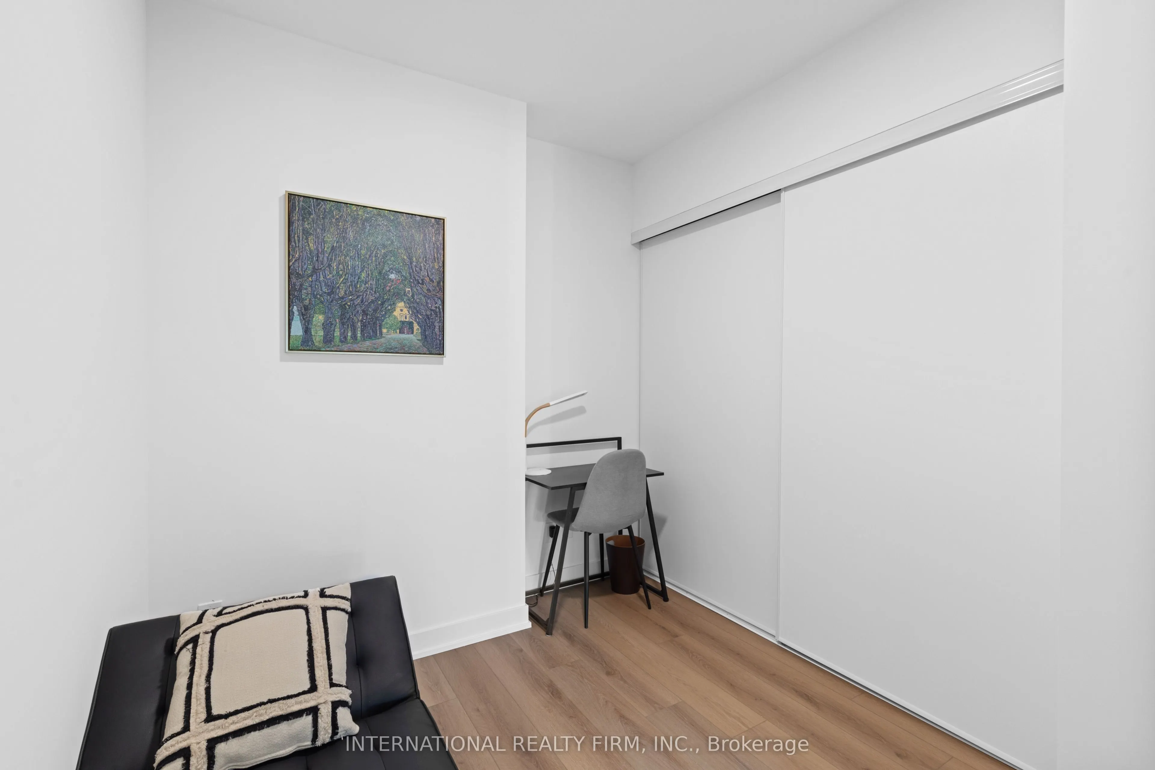5 Lakeview (Short Term) Avenue #409