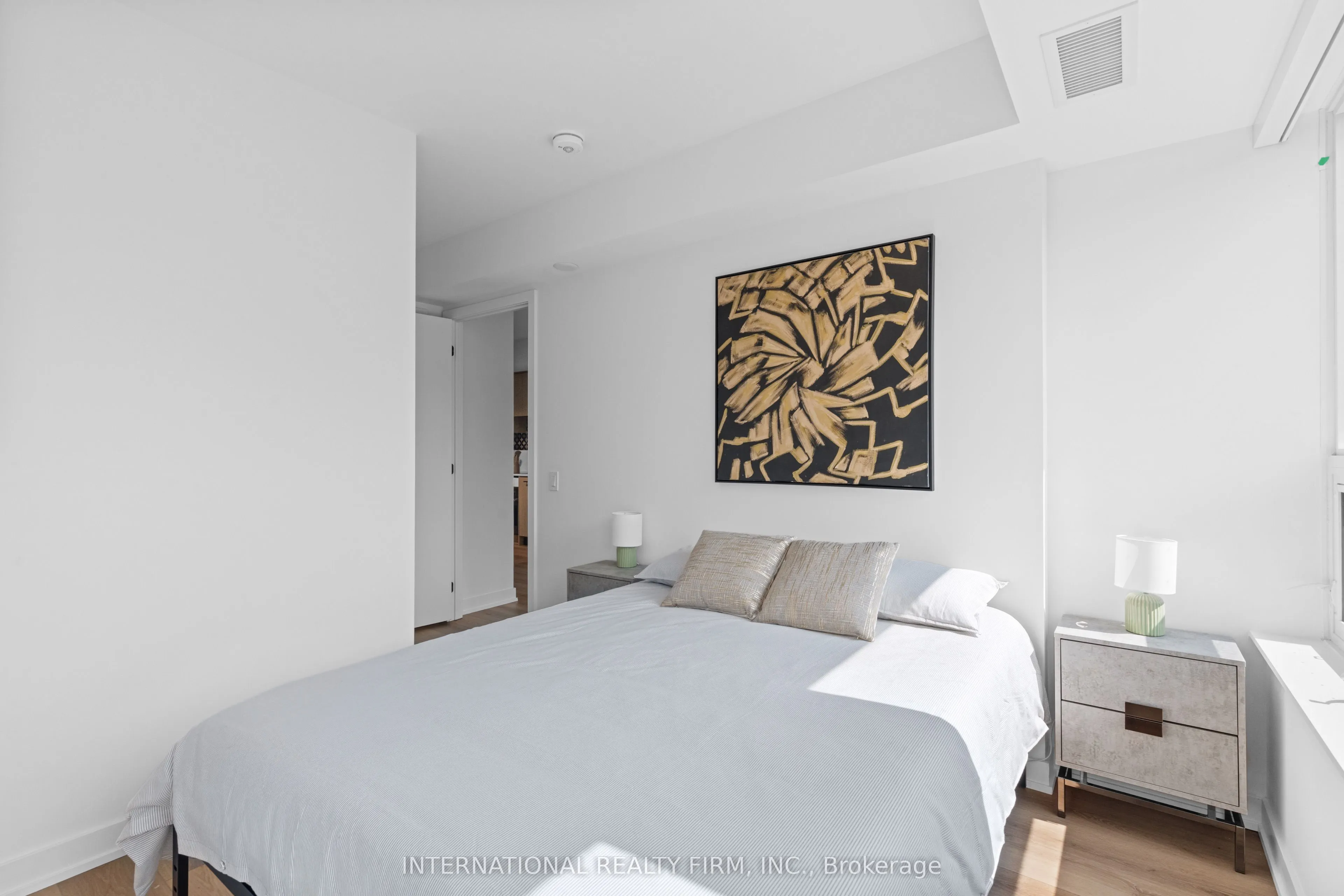 5 Lakeview (Short Term) Avenue #409