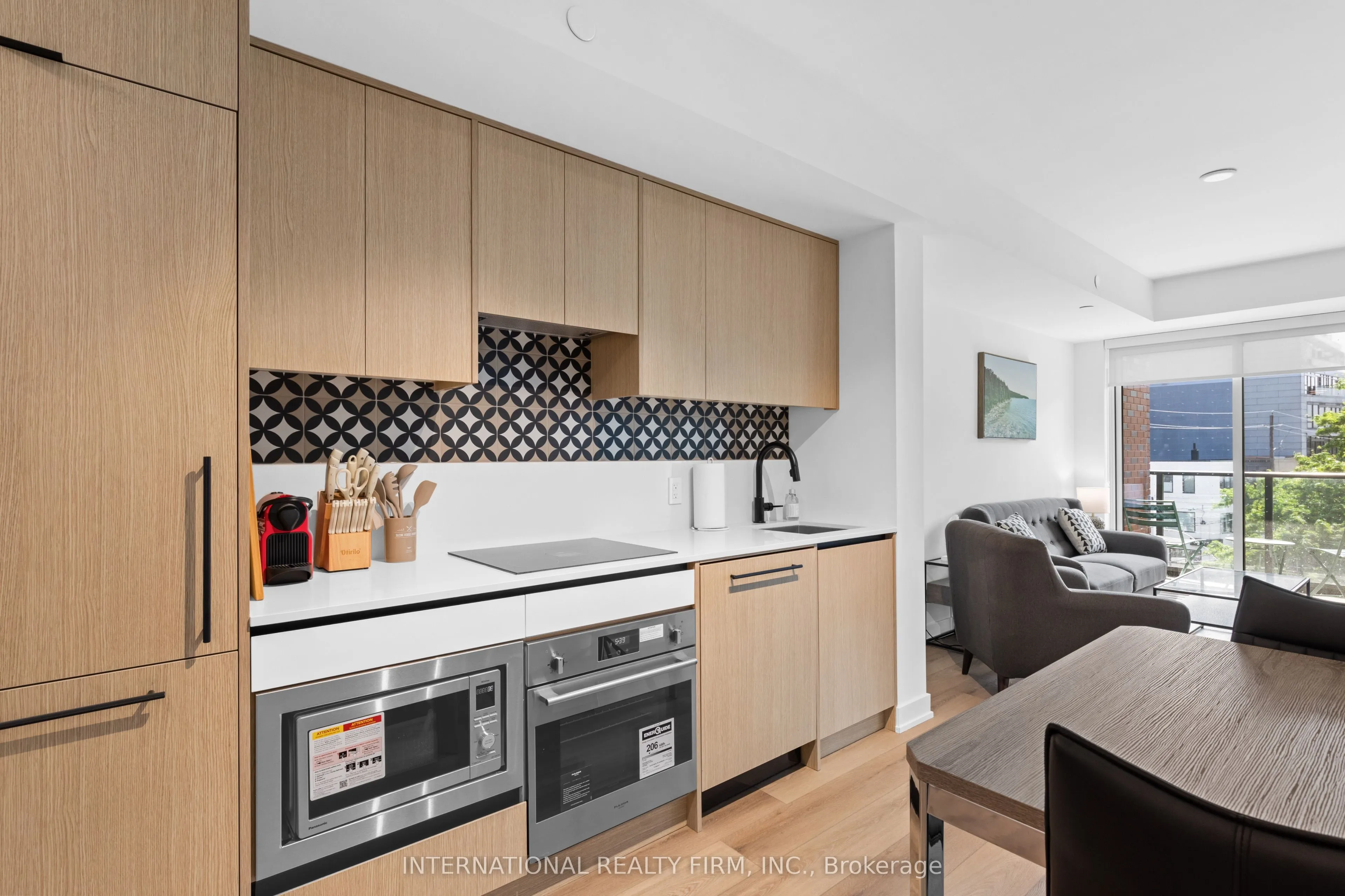 5 Lakeview (Short Term) Avenue #409