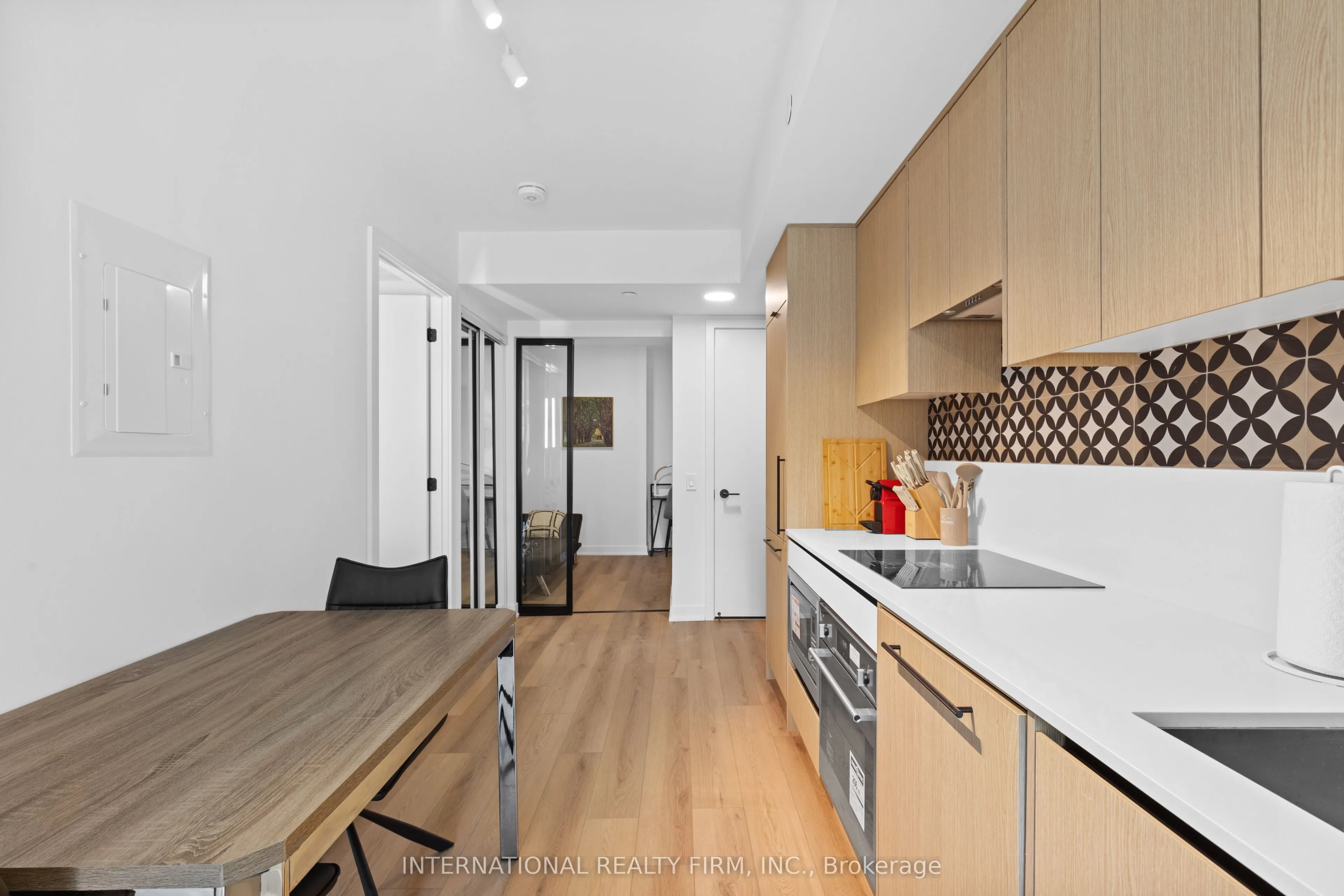 5 Lakeview (Short Term) Avenue #409