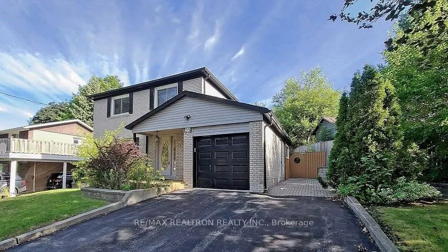 35 Rochelle Crescent