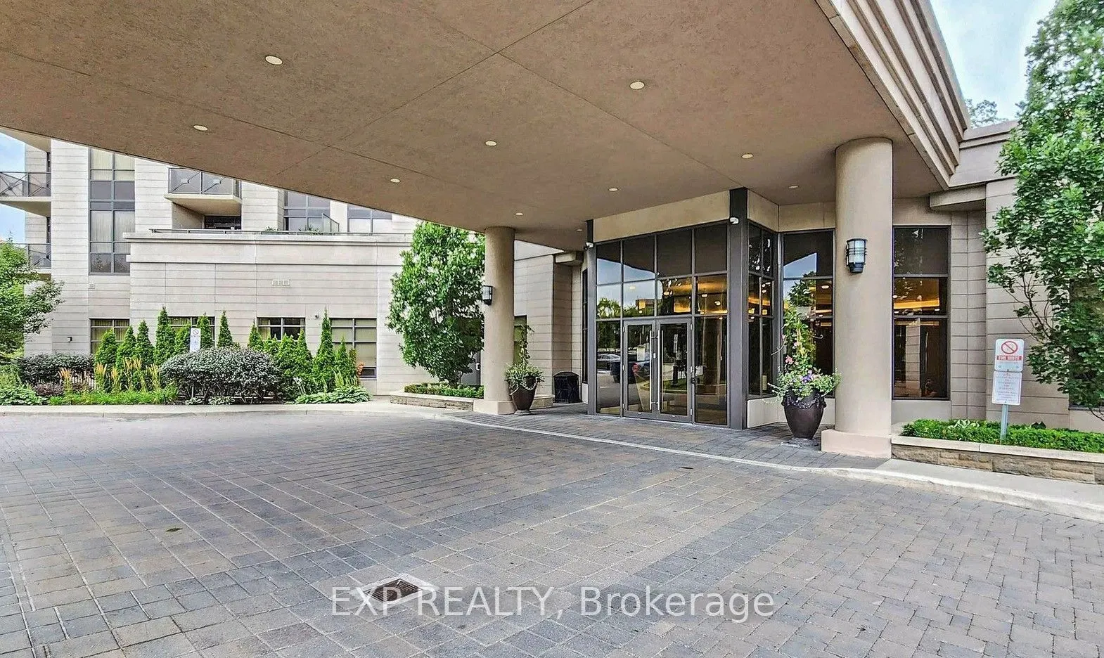 133 Wynford Drive #808