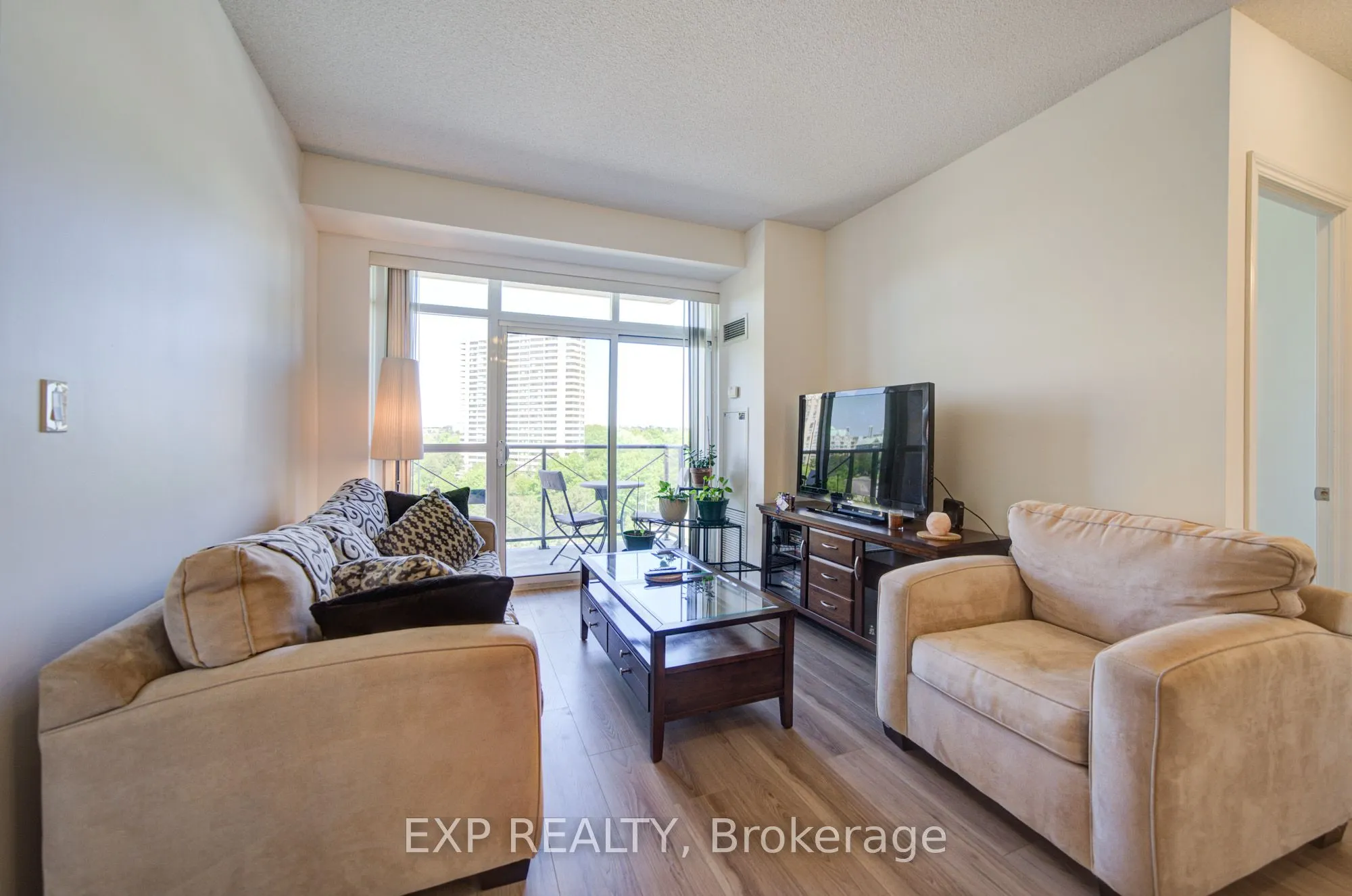 133 Wynford Drive #808