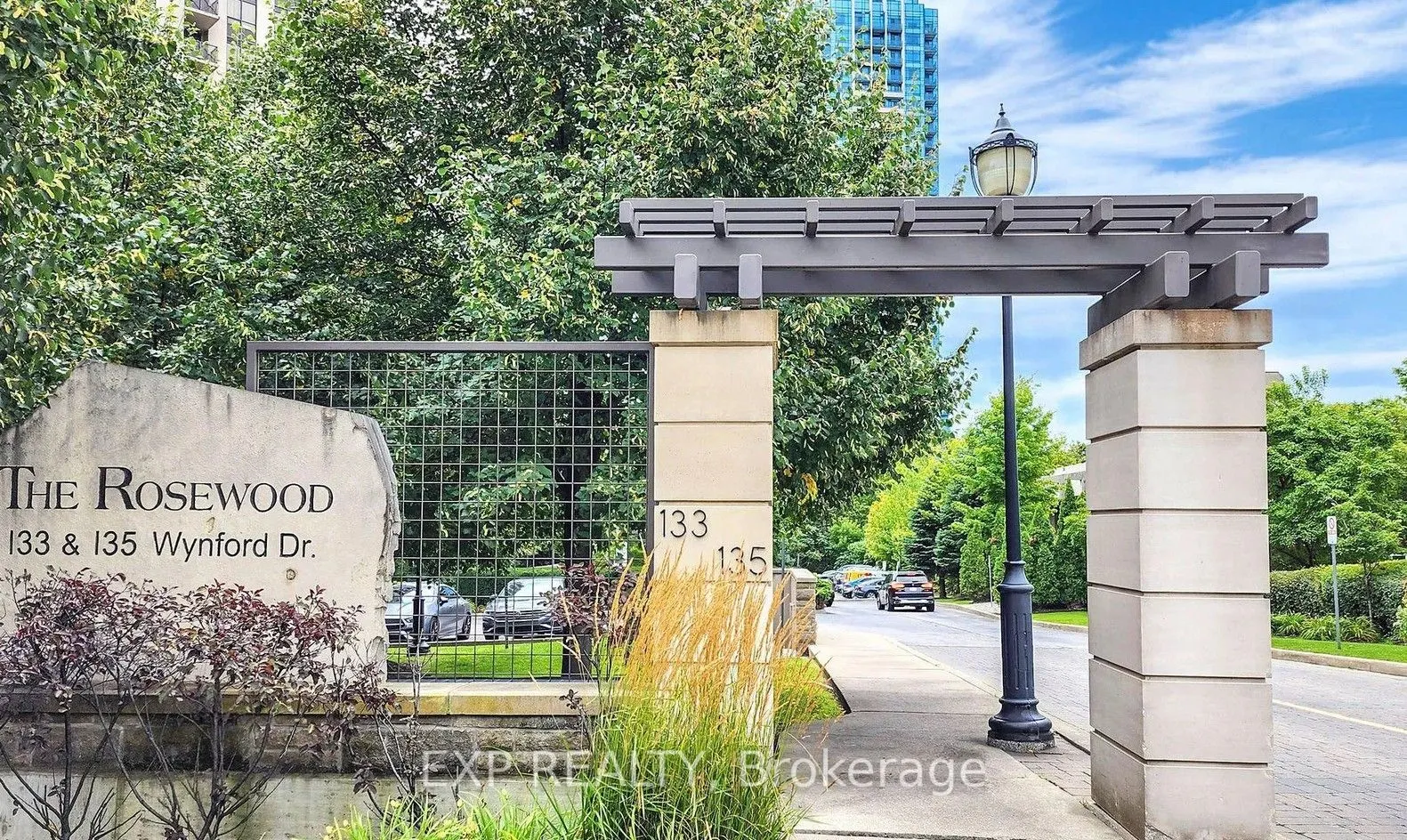 133 Wynford Drive #808