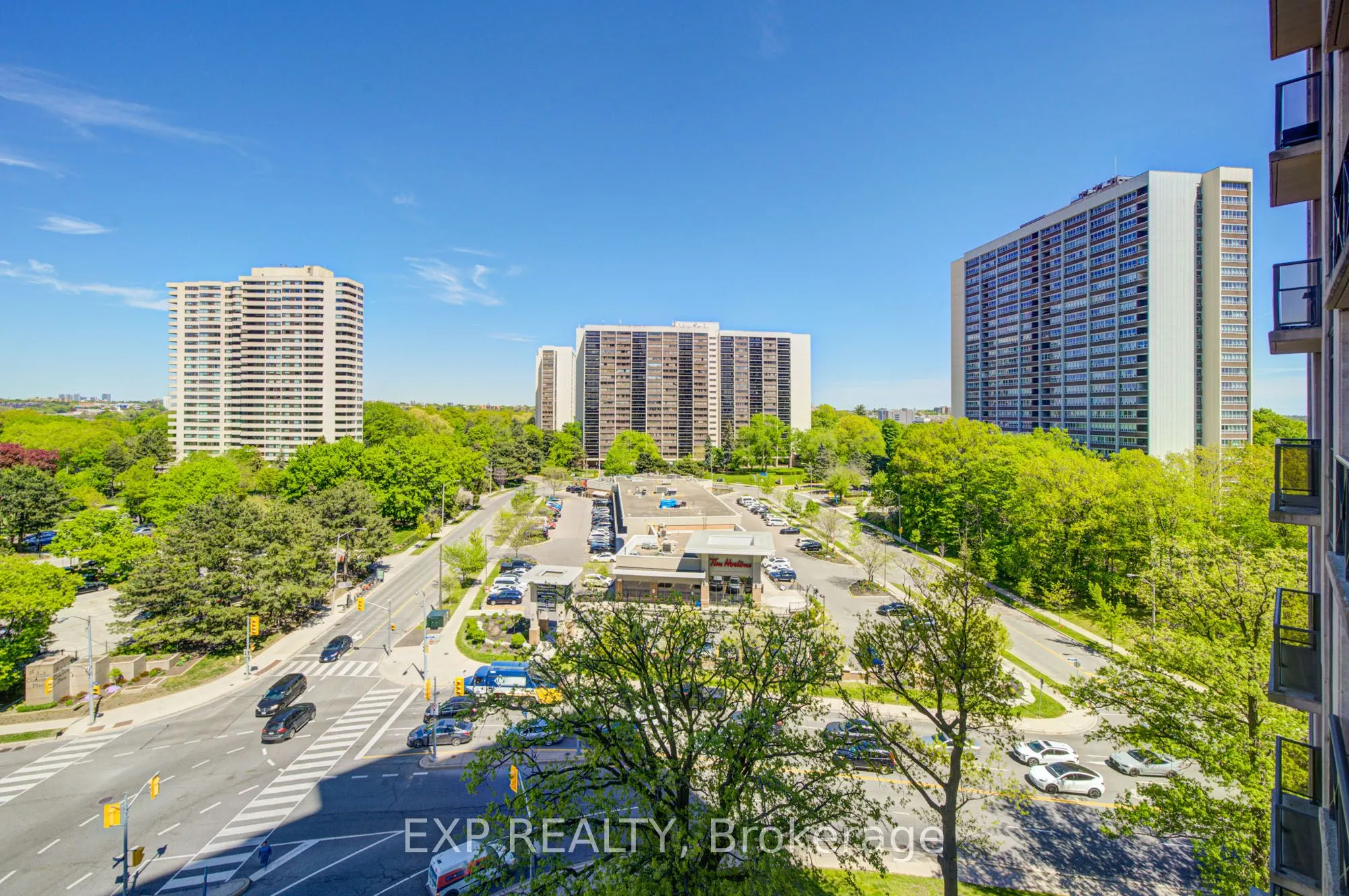 133 Wynford Drive #808