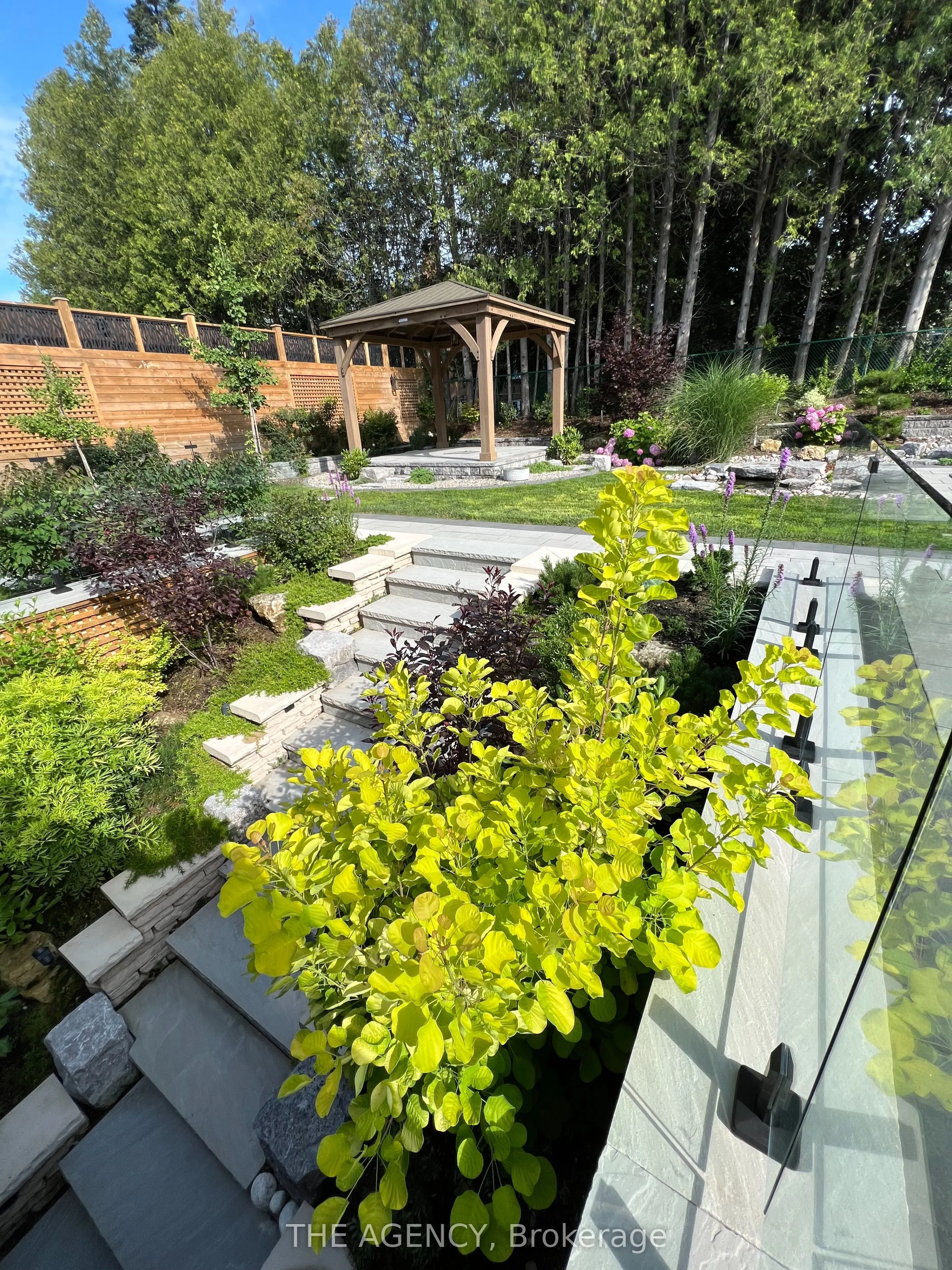18 Suncrest Drive
