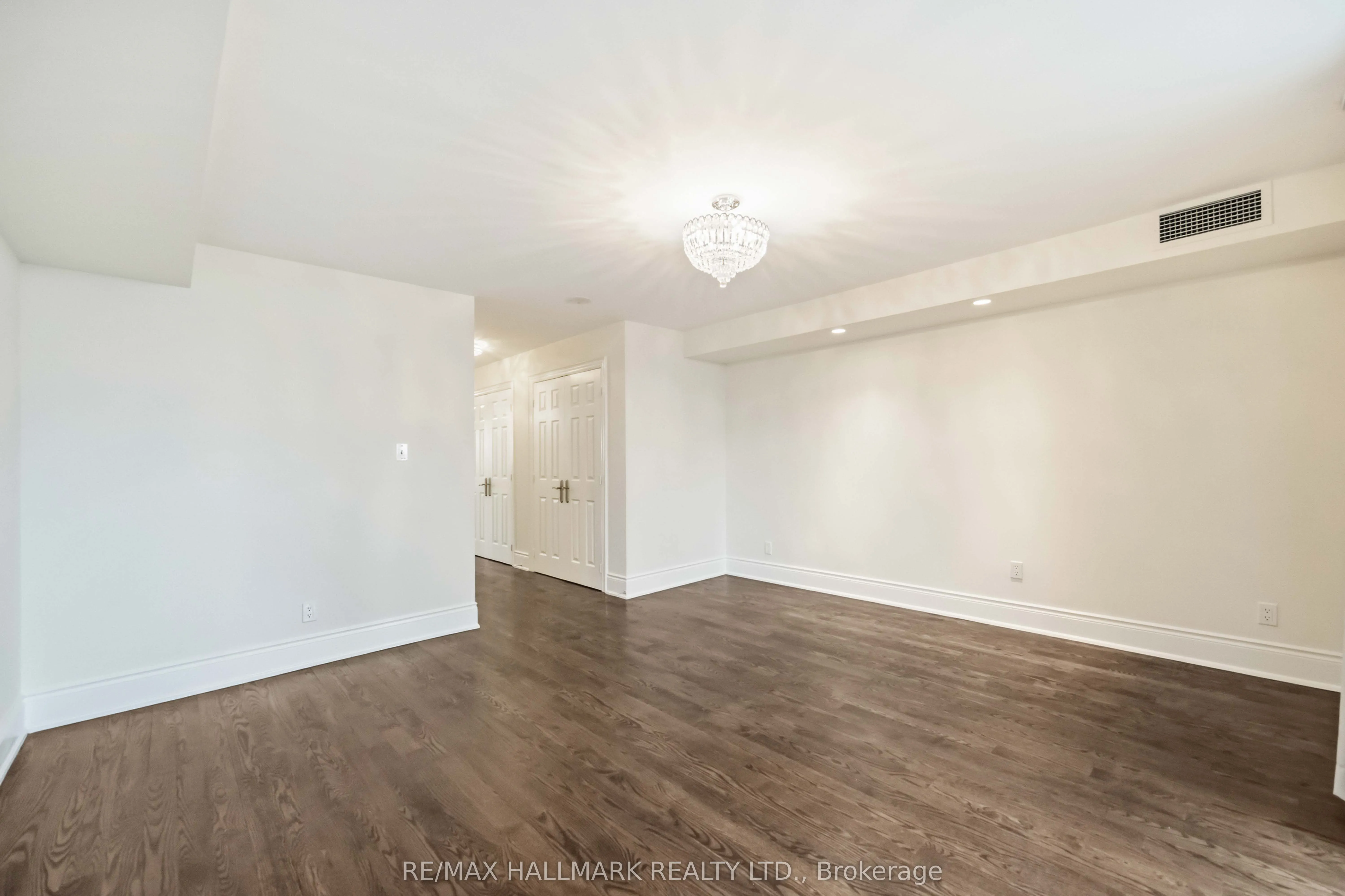 80 Harrison Garden Boulevard #1821