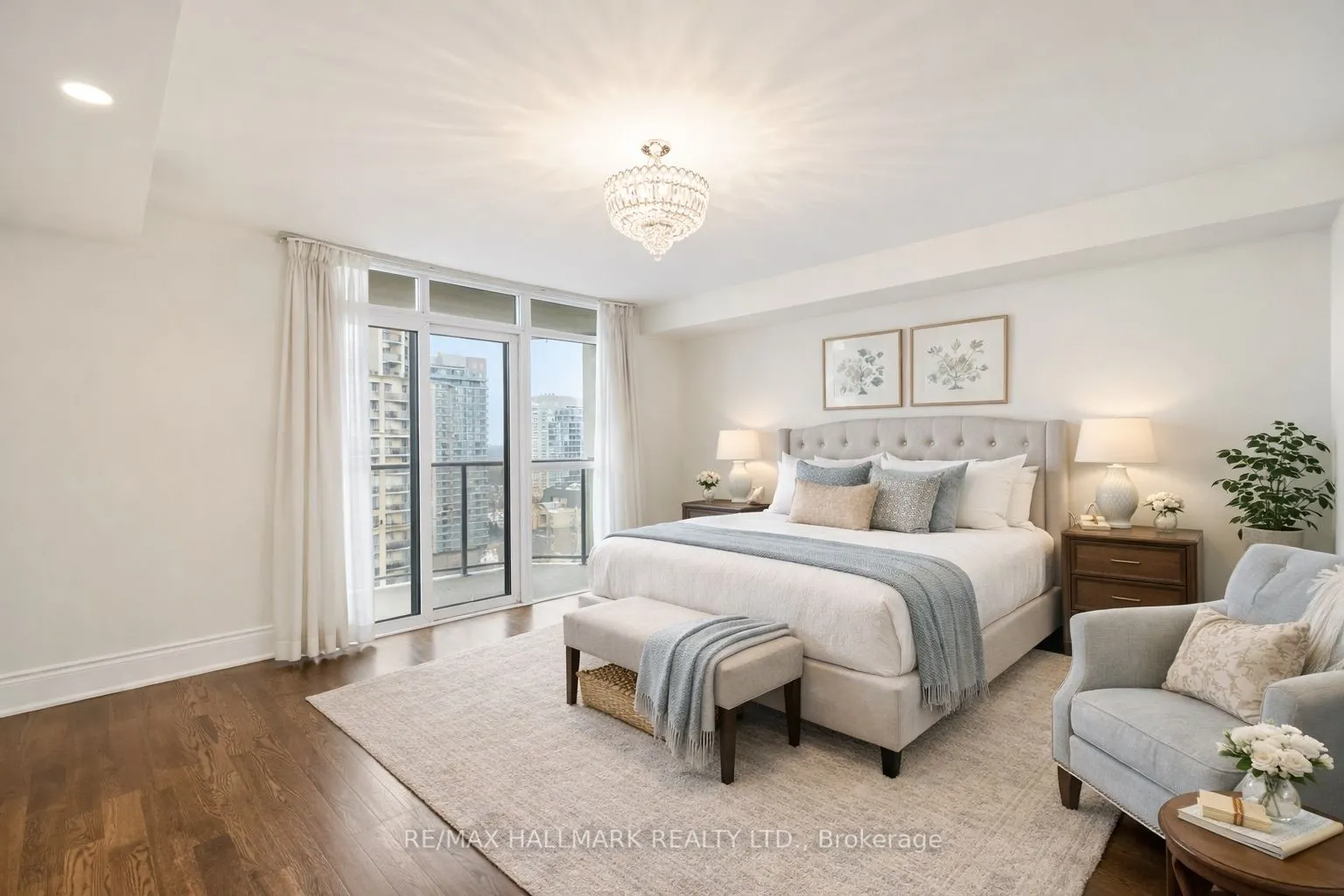 80 Harrison Garden Boulevard #1821