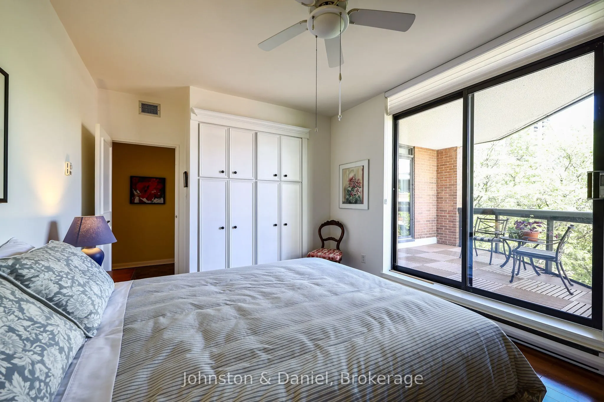 407 Walmer Road #401