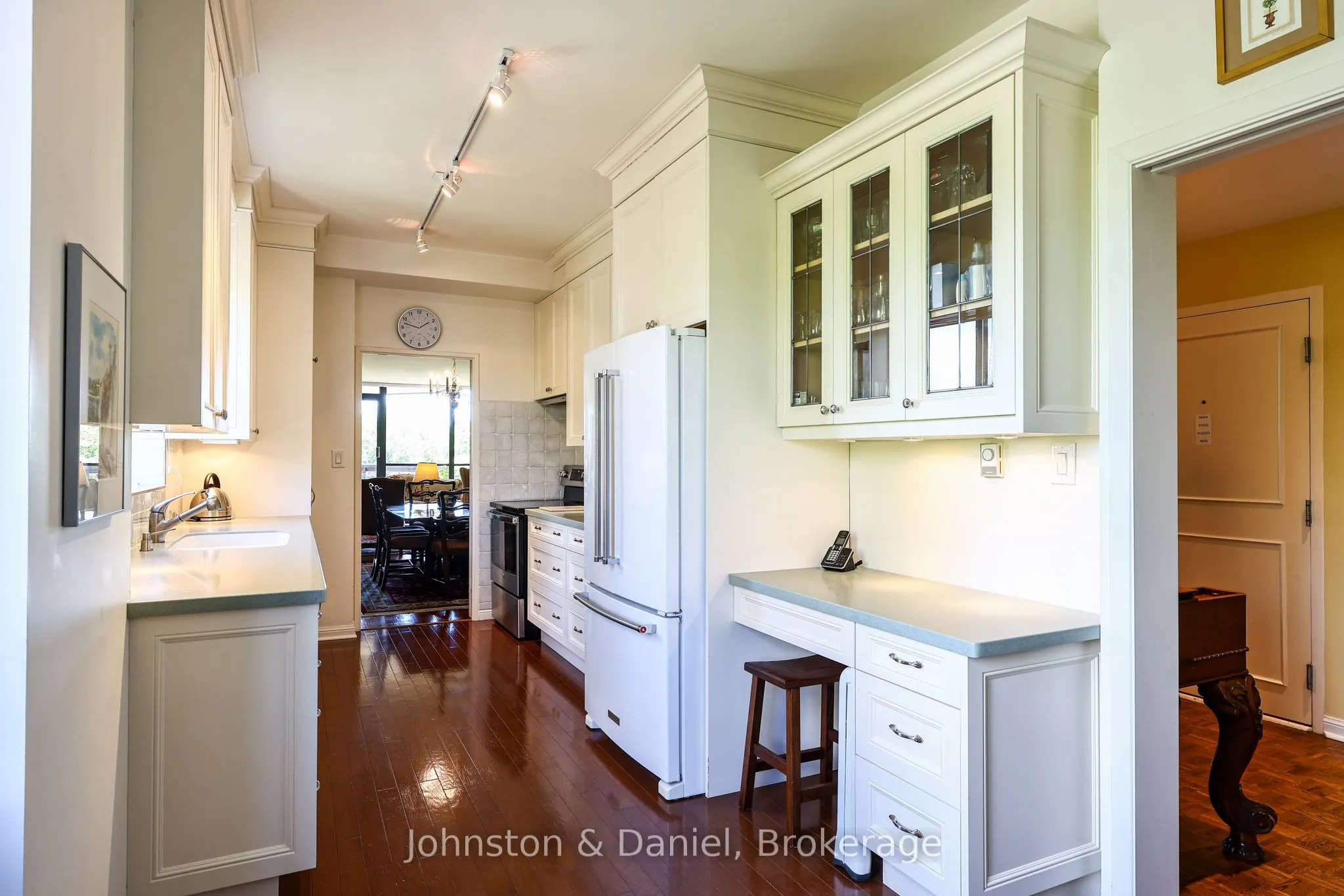 407 Walmer Road #401