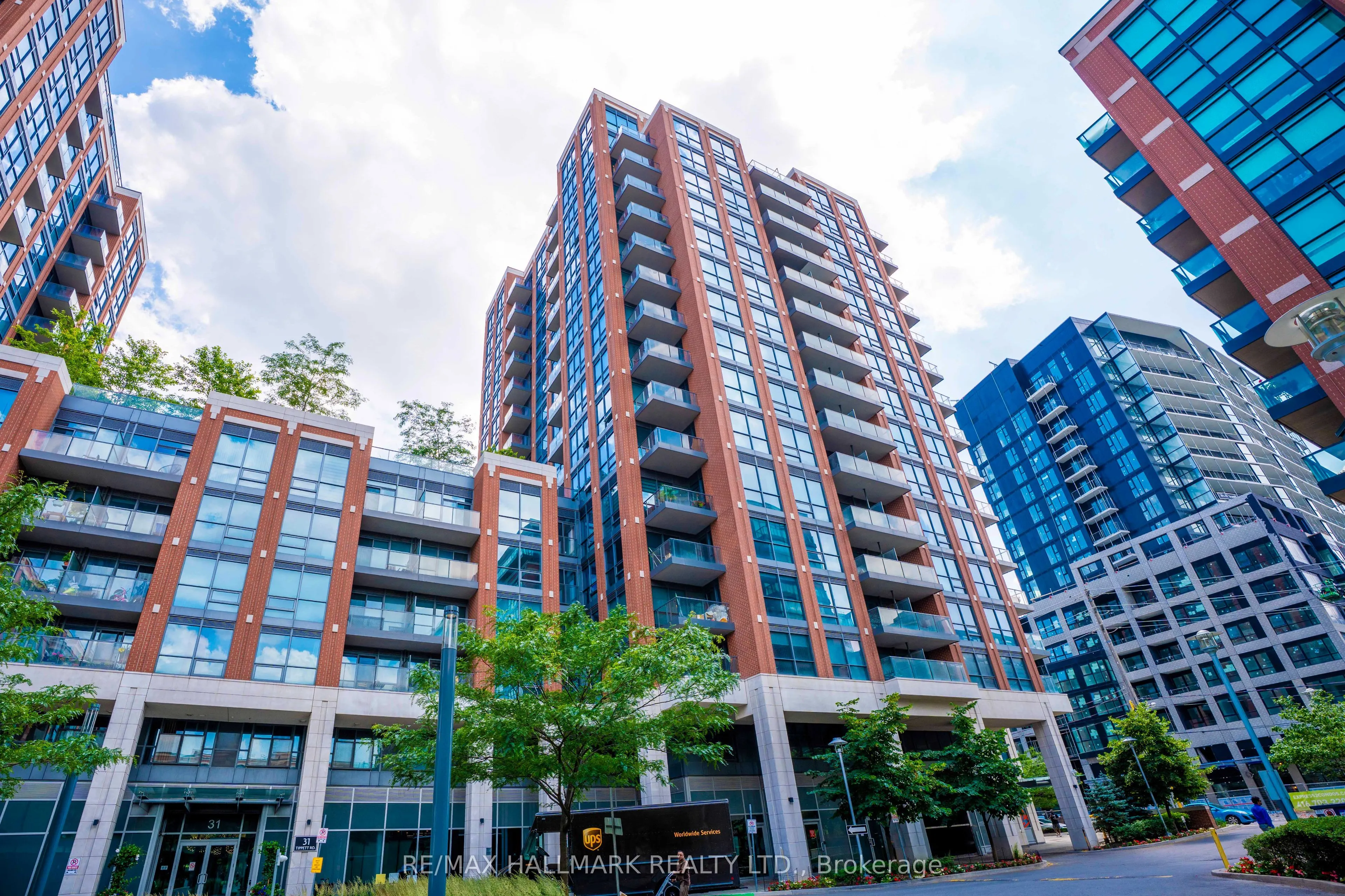 31 Tippett Road #905
