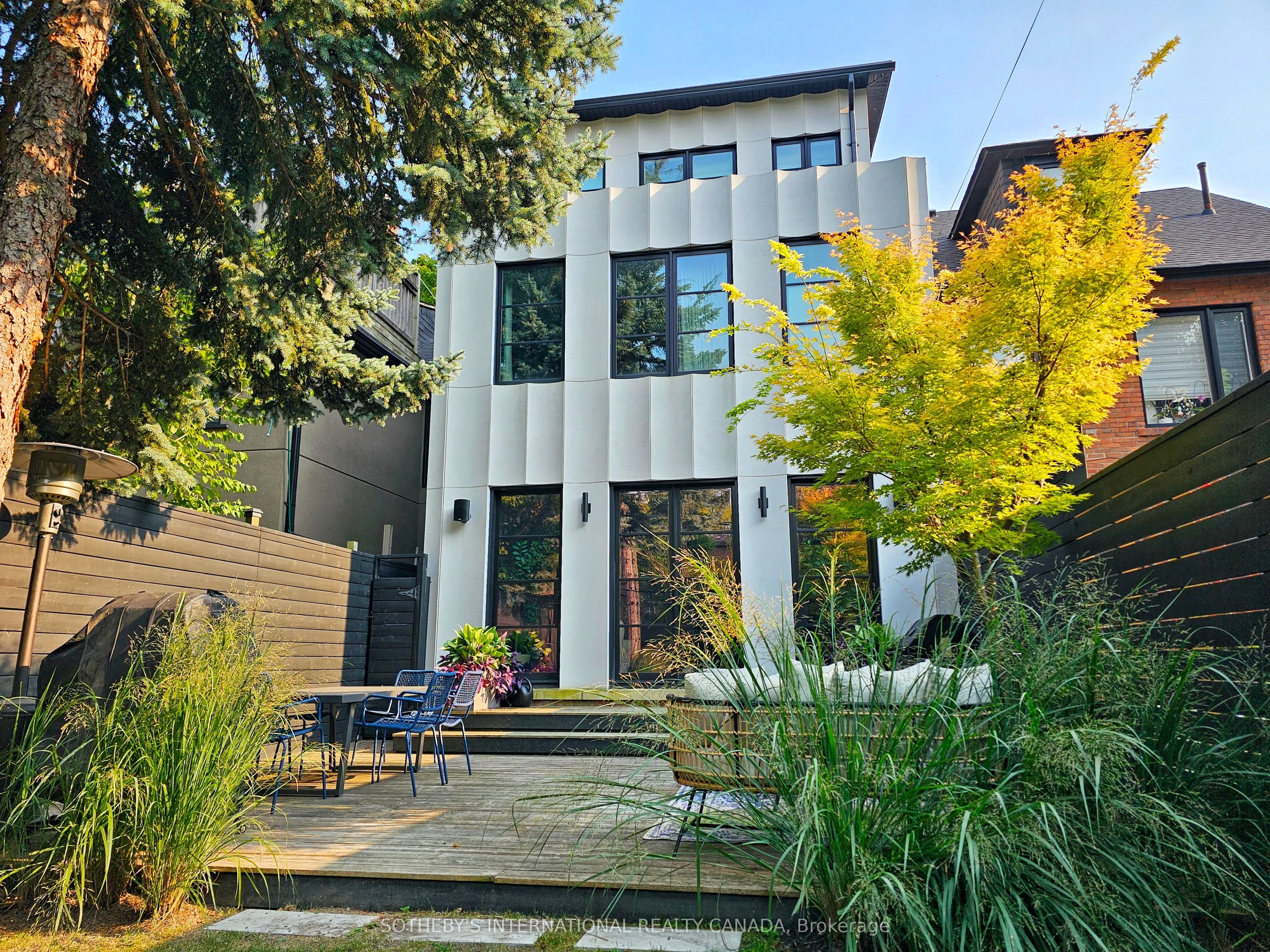 122 Macpherson Avenue