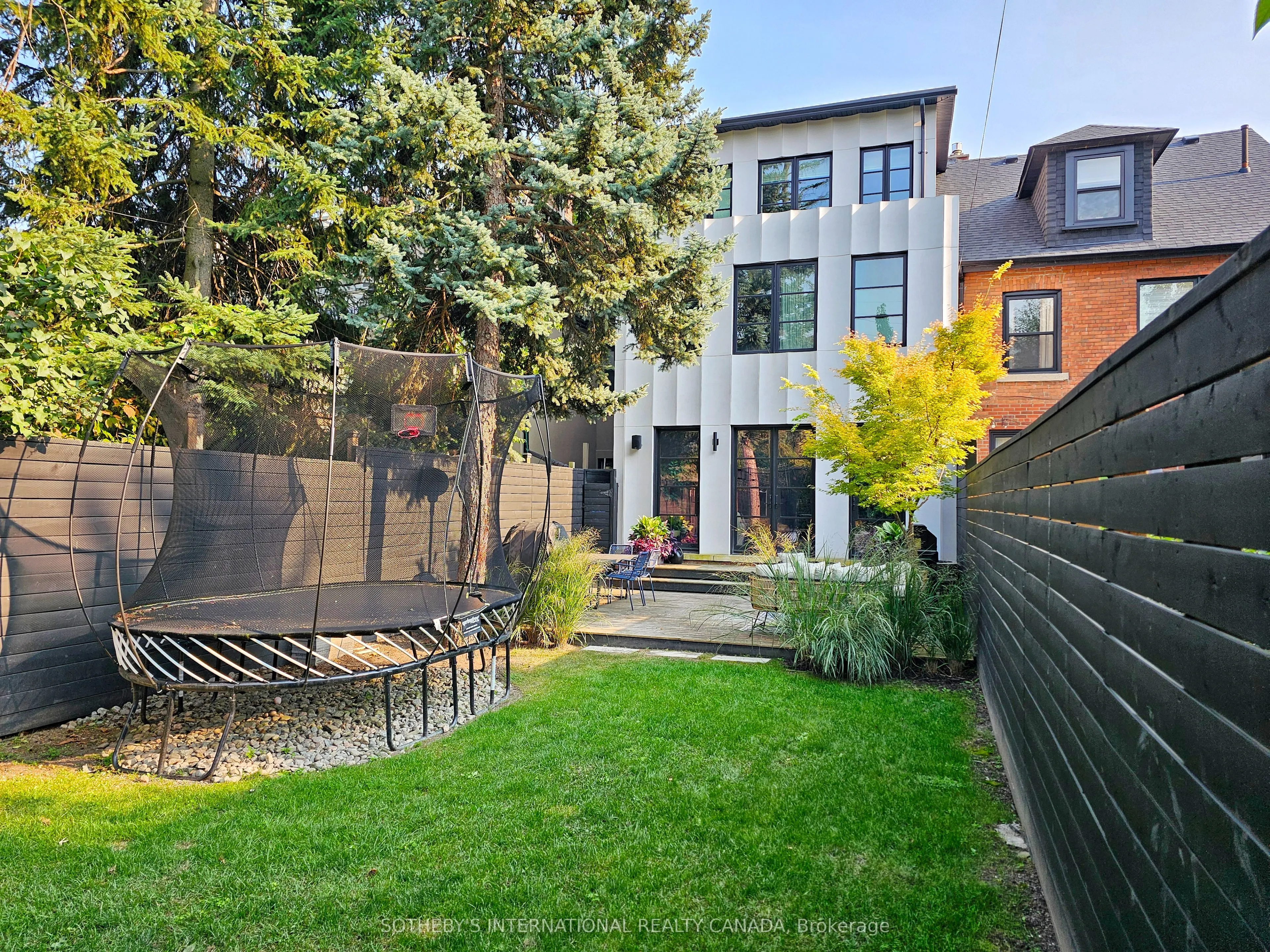 122 Macpherson Avenue