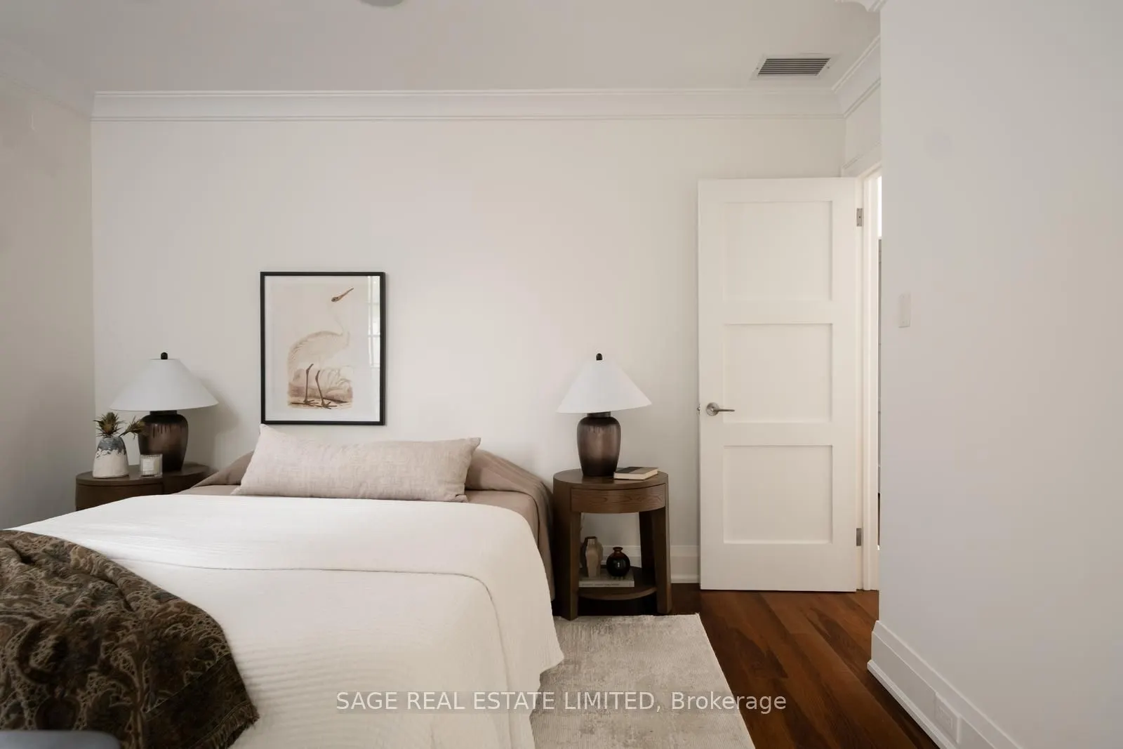 319 Lonsdale Road #3D