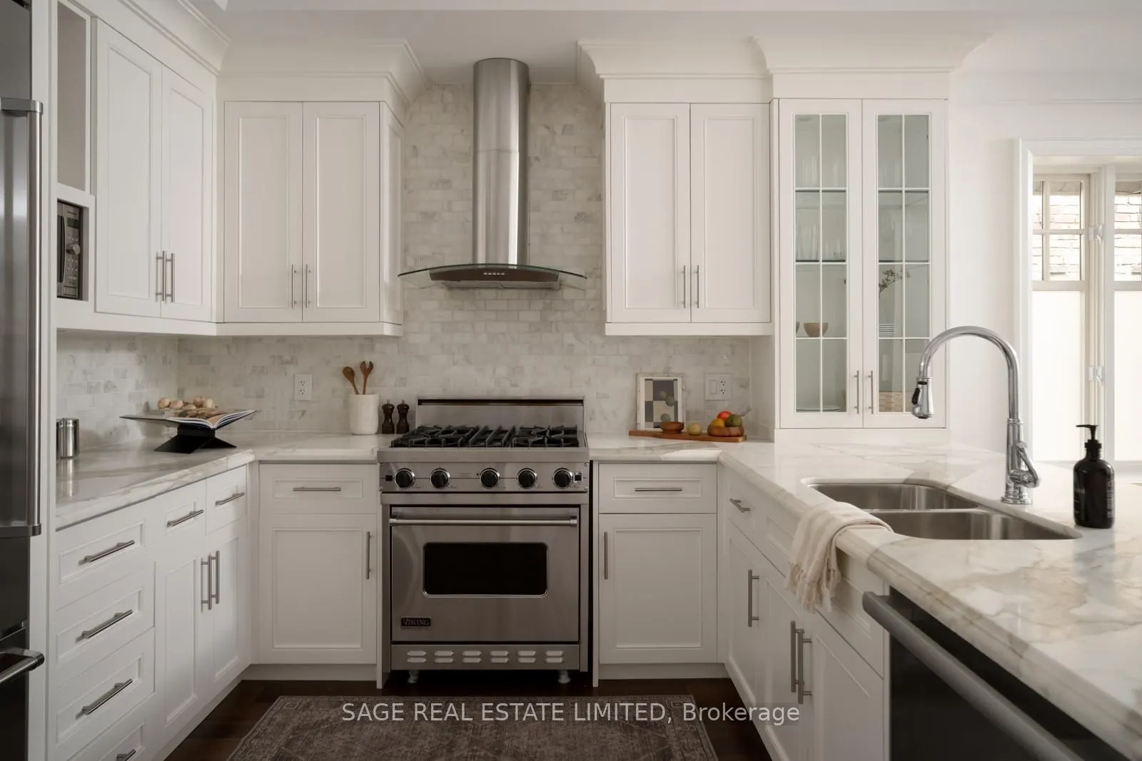 319 Lonsdale Road #3D