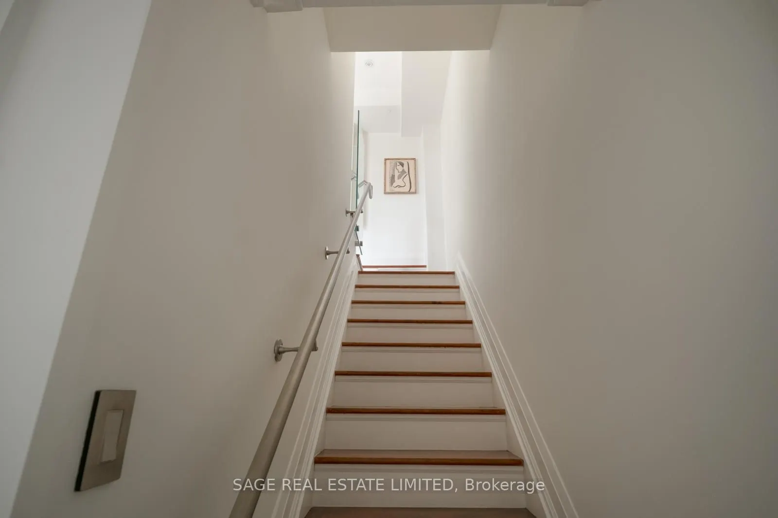 319 Lonsdale Road #3D