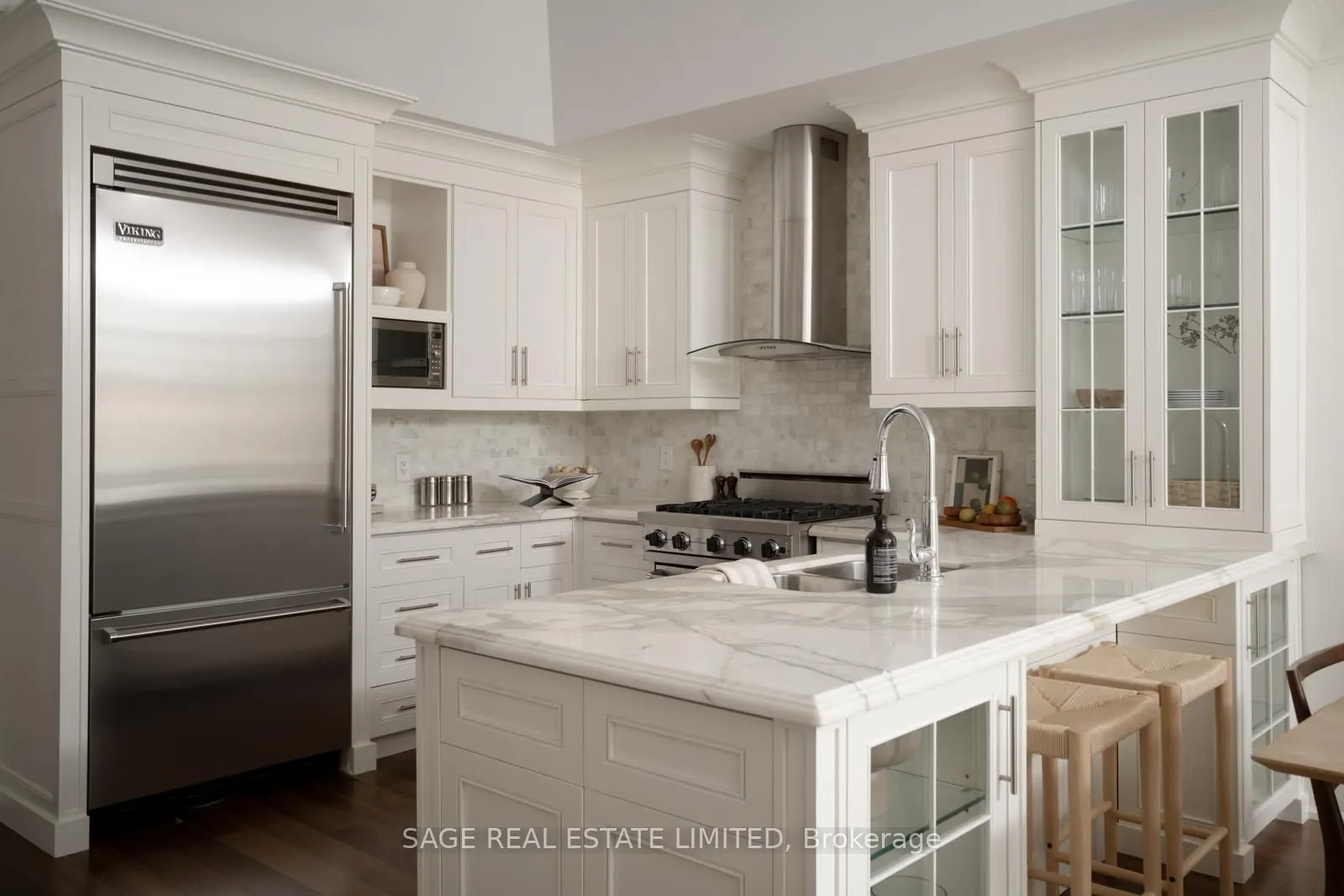 319 Lonsdale Road #3D