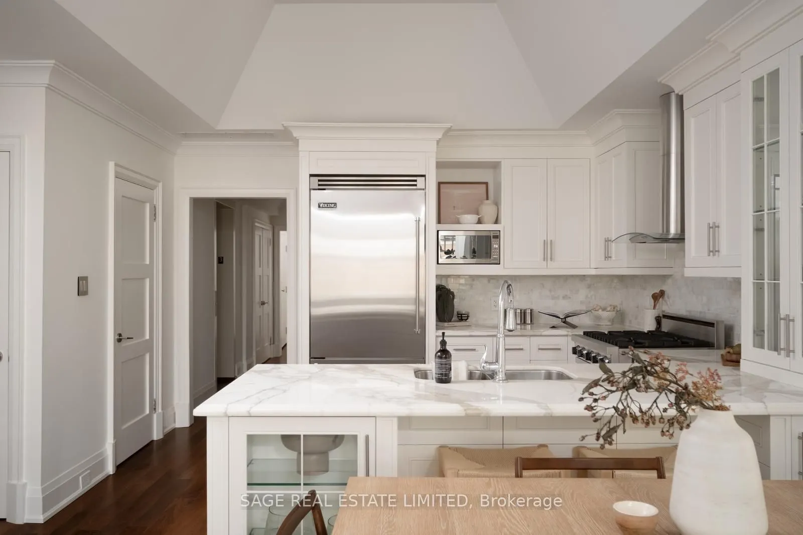 319 Lonsdale Road #3D
