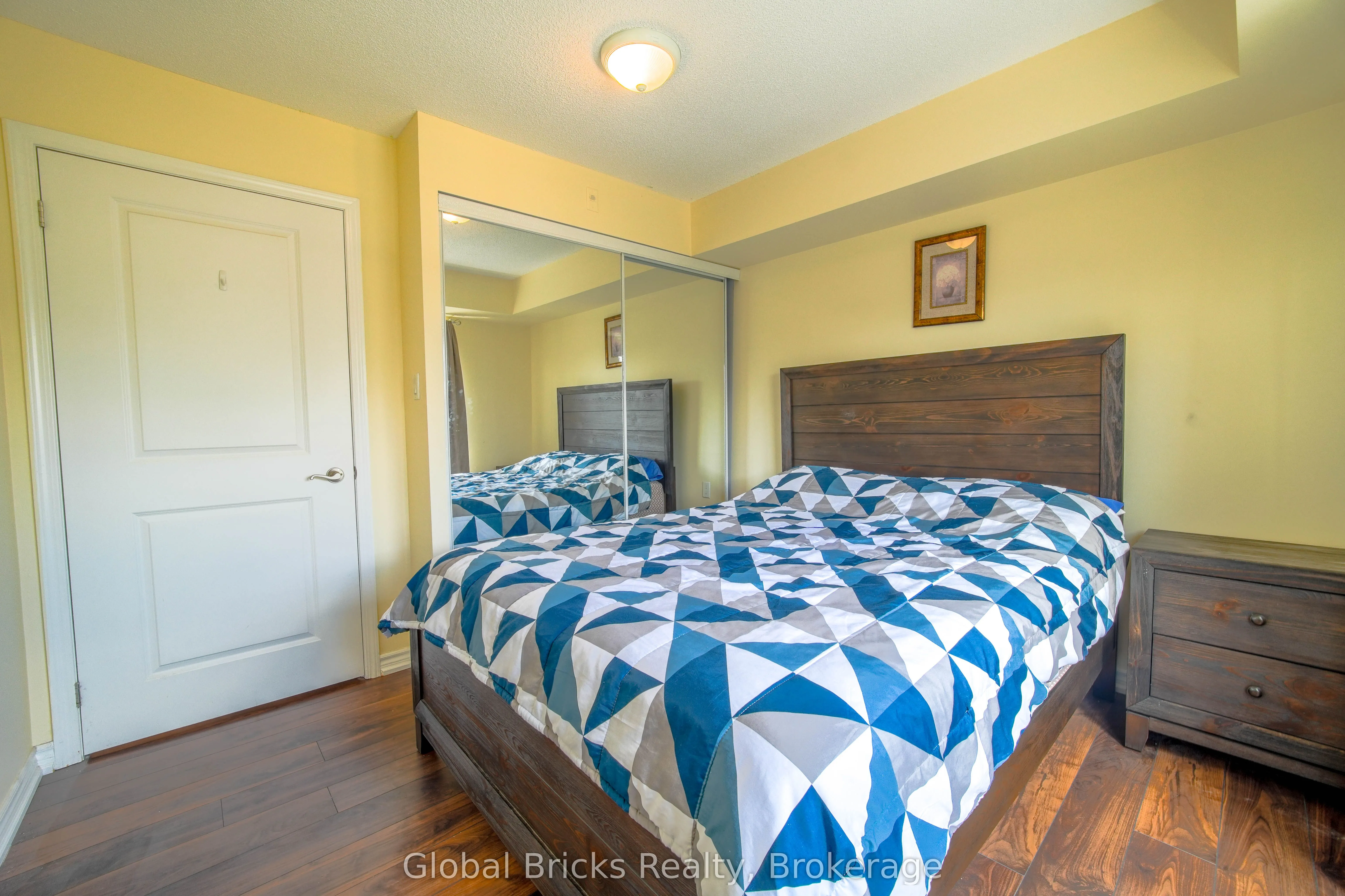 872 Sheppard Avenue W #308