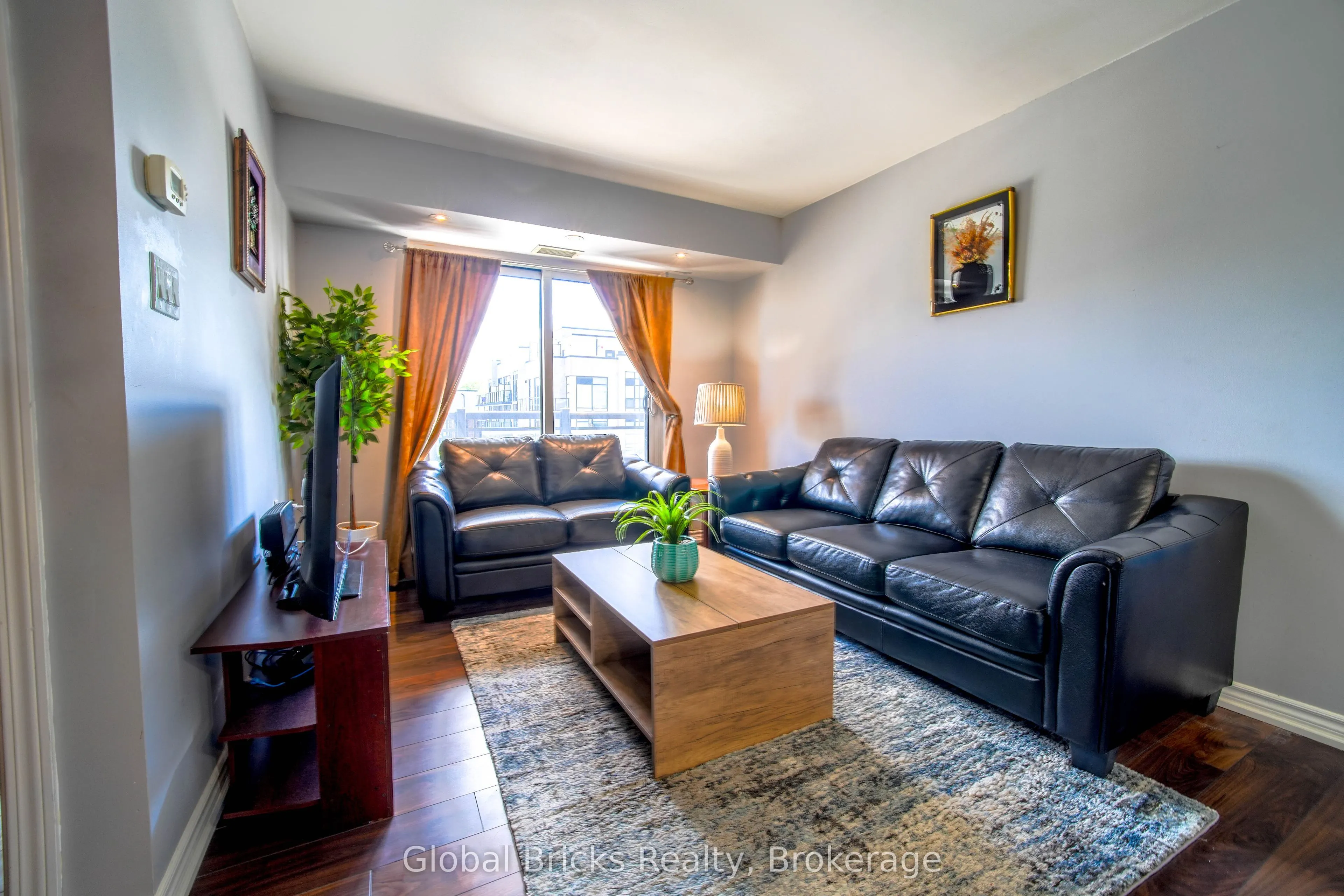 872 Sheppard Avenue W #308