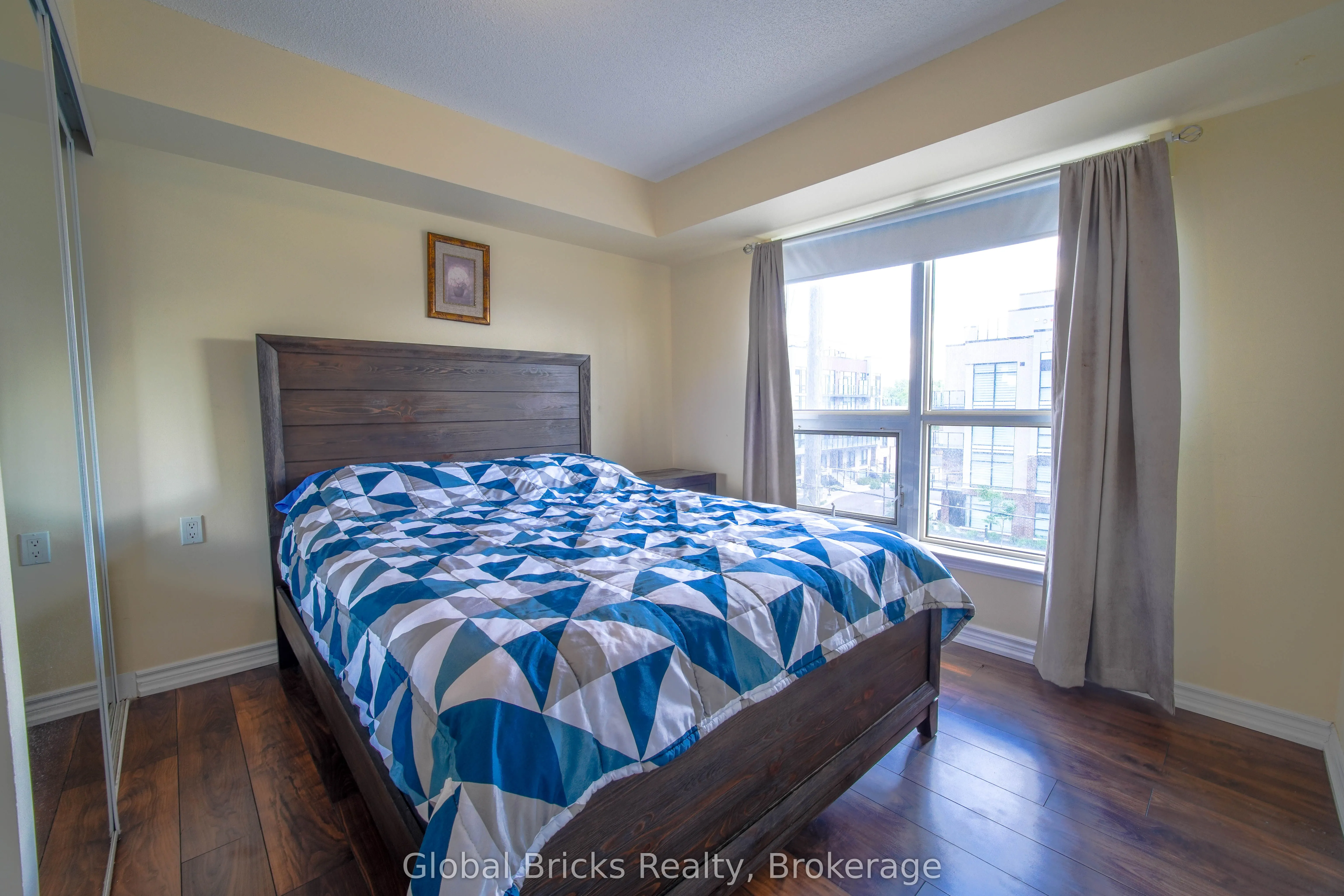 872 Sheppard Avenue W #308
