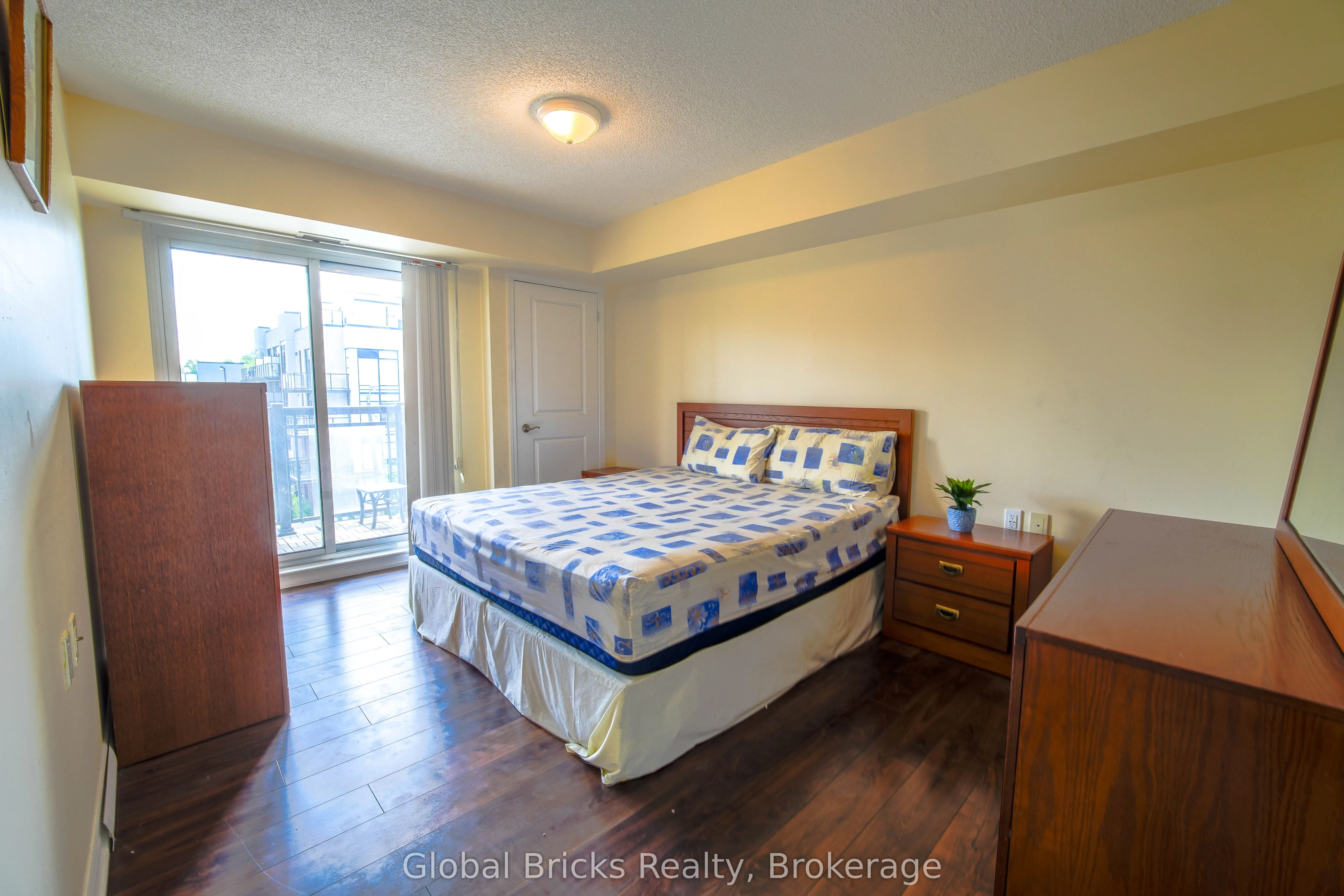872 Sheppard Avenue W #308