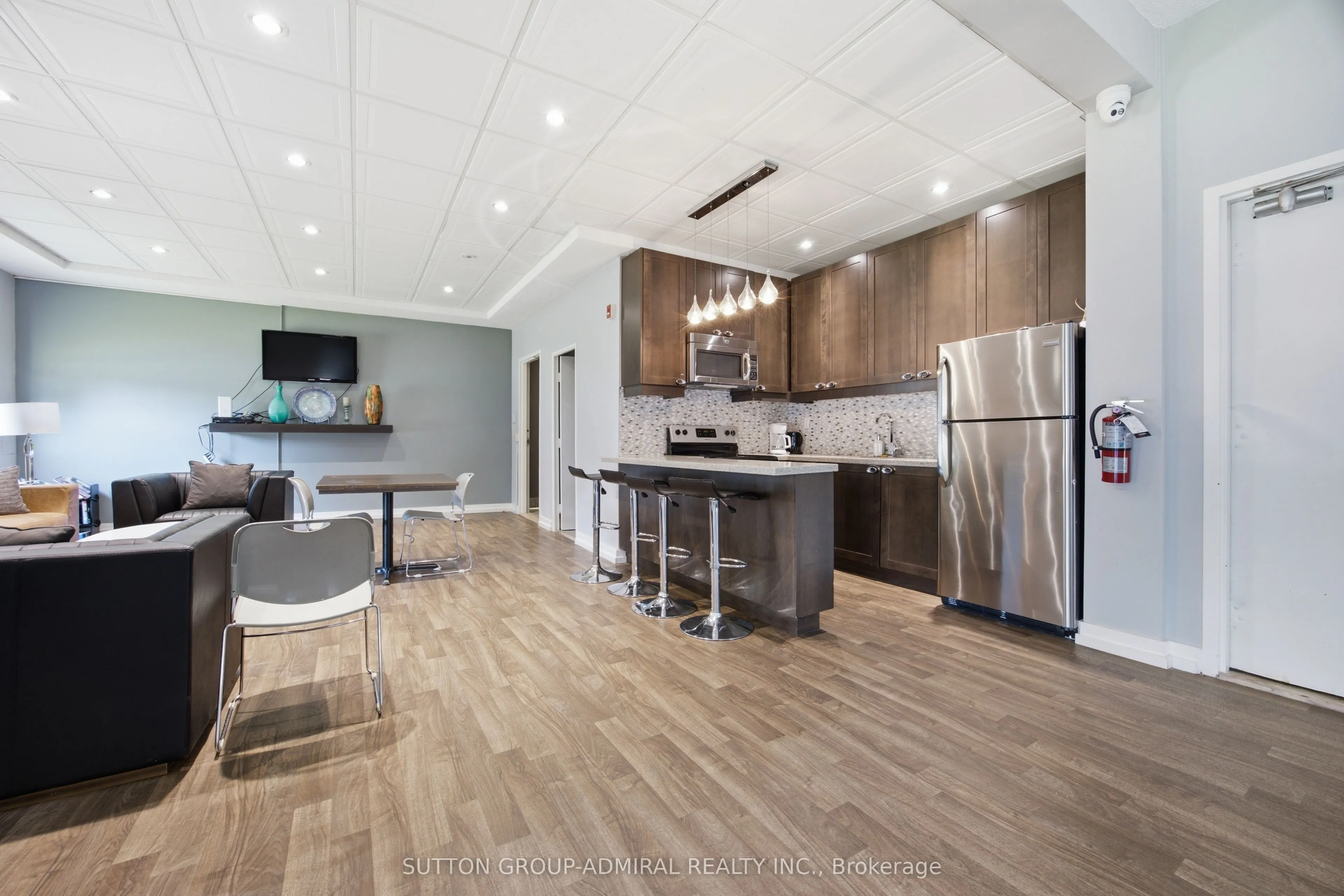 100 Canyon Avenue #404