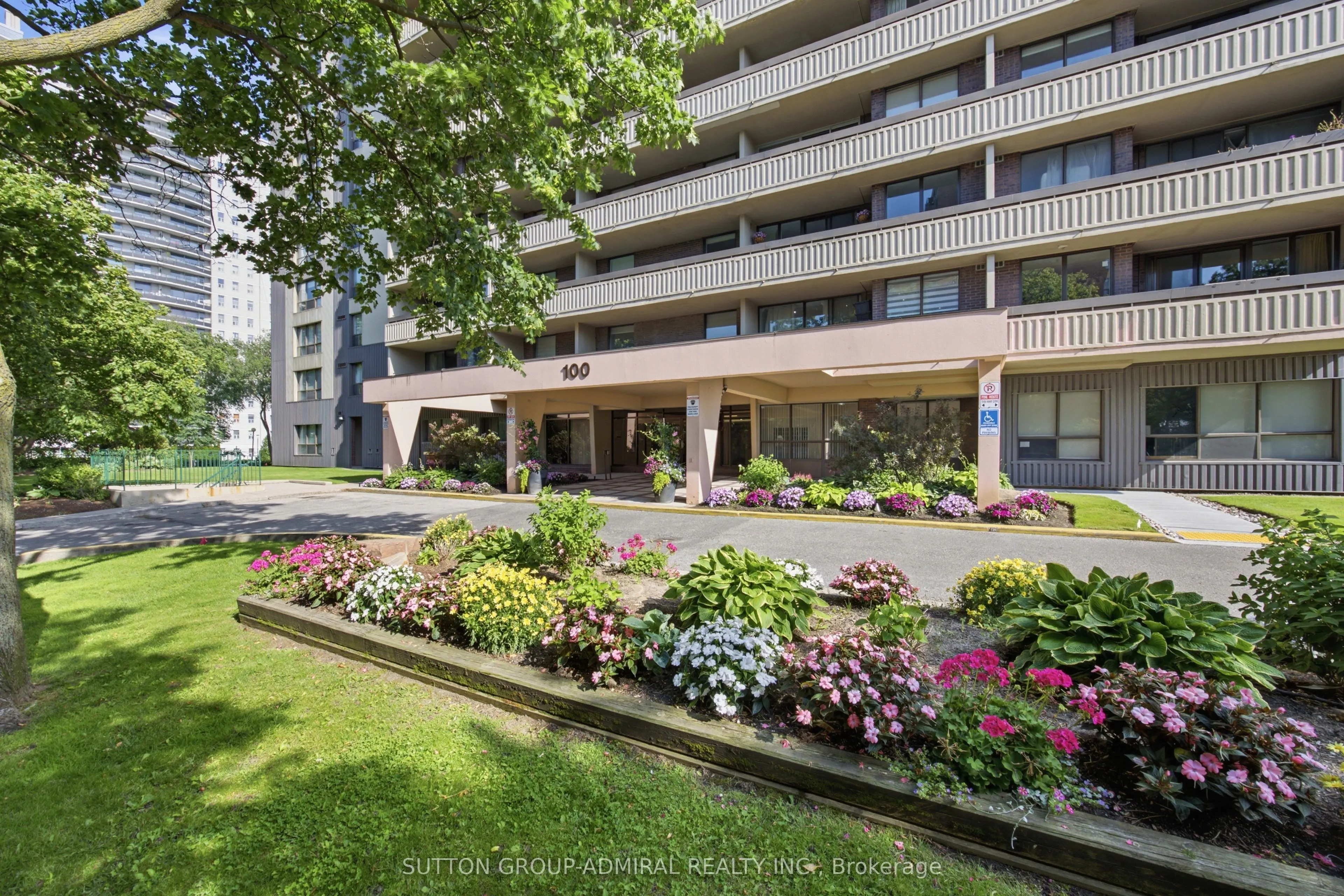 100 Canyon Avenue #404