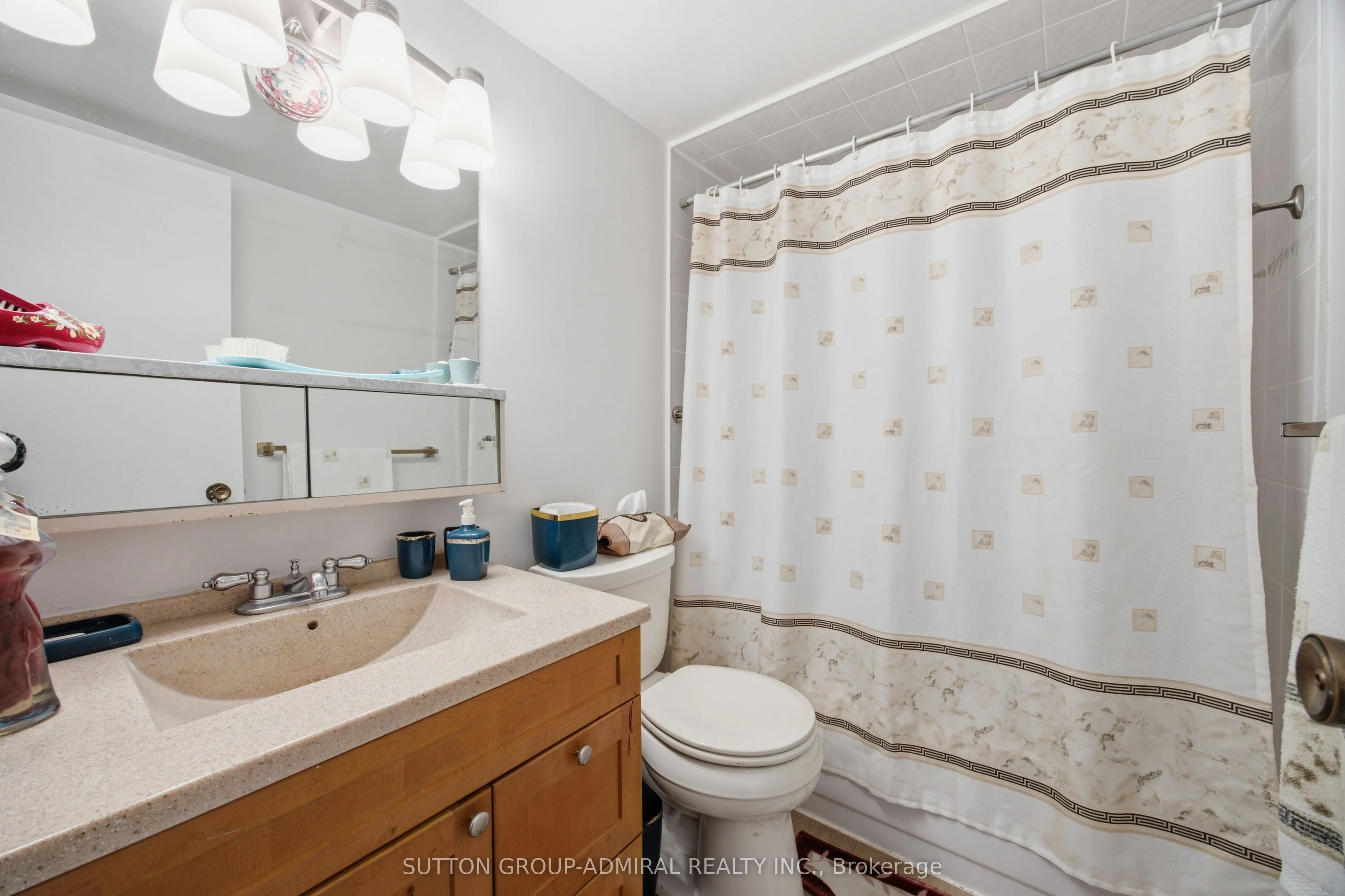 100 Canyon Avenue #404