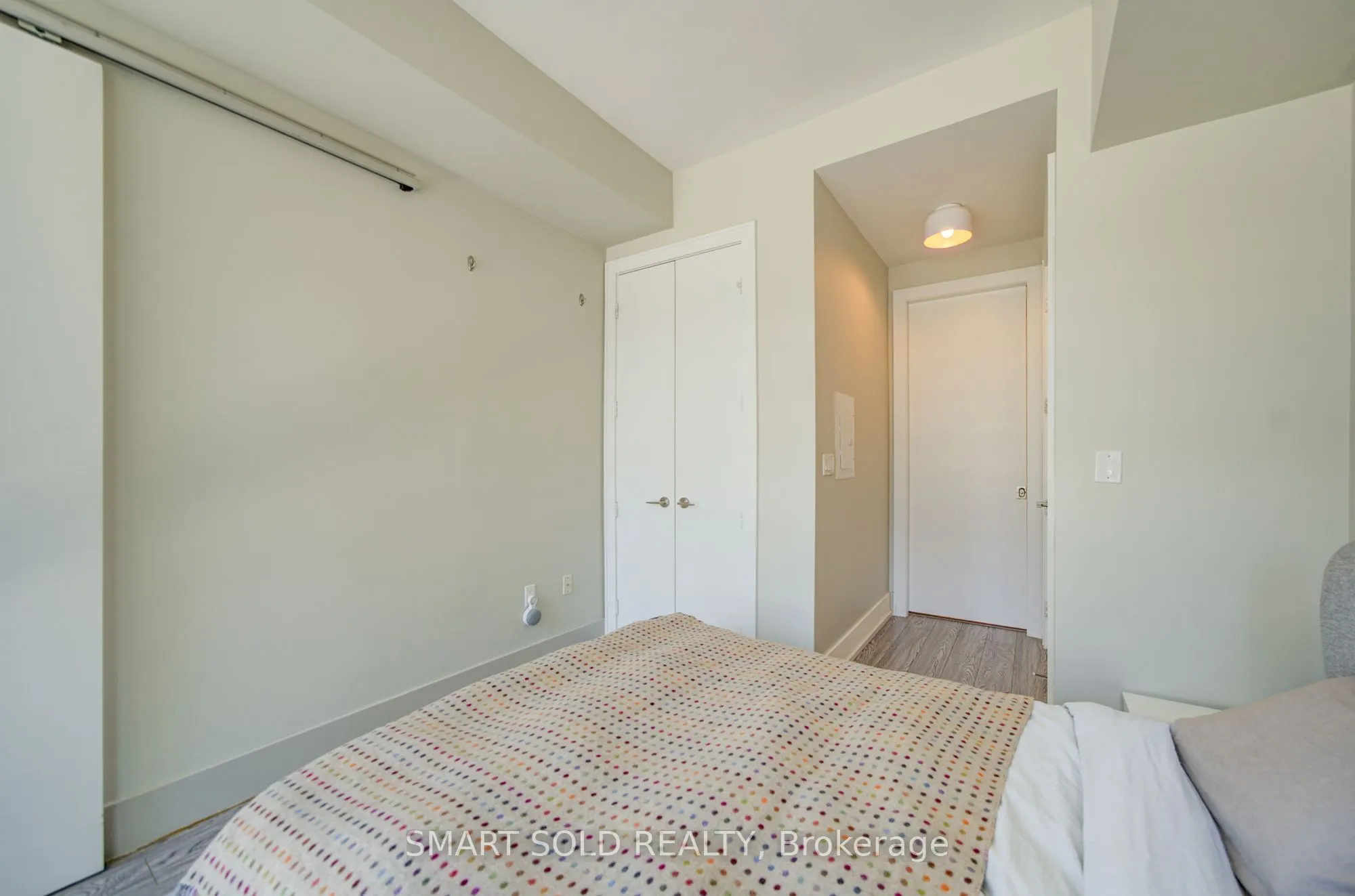 39 Queens Quay E #436