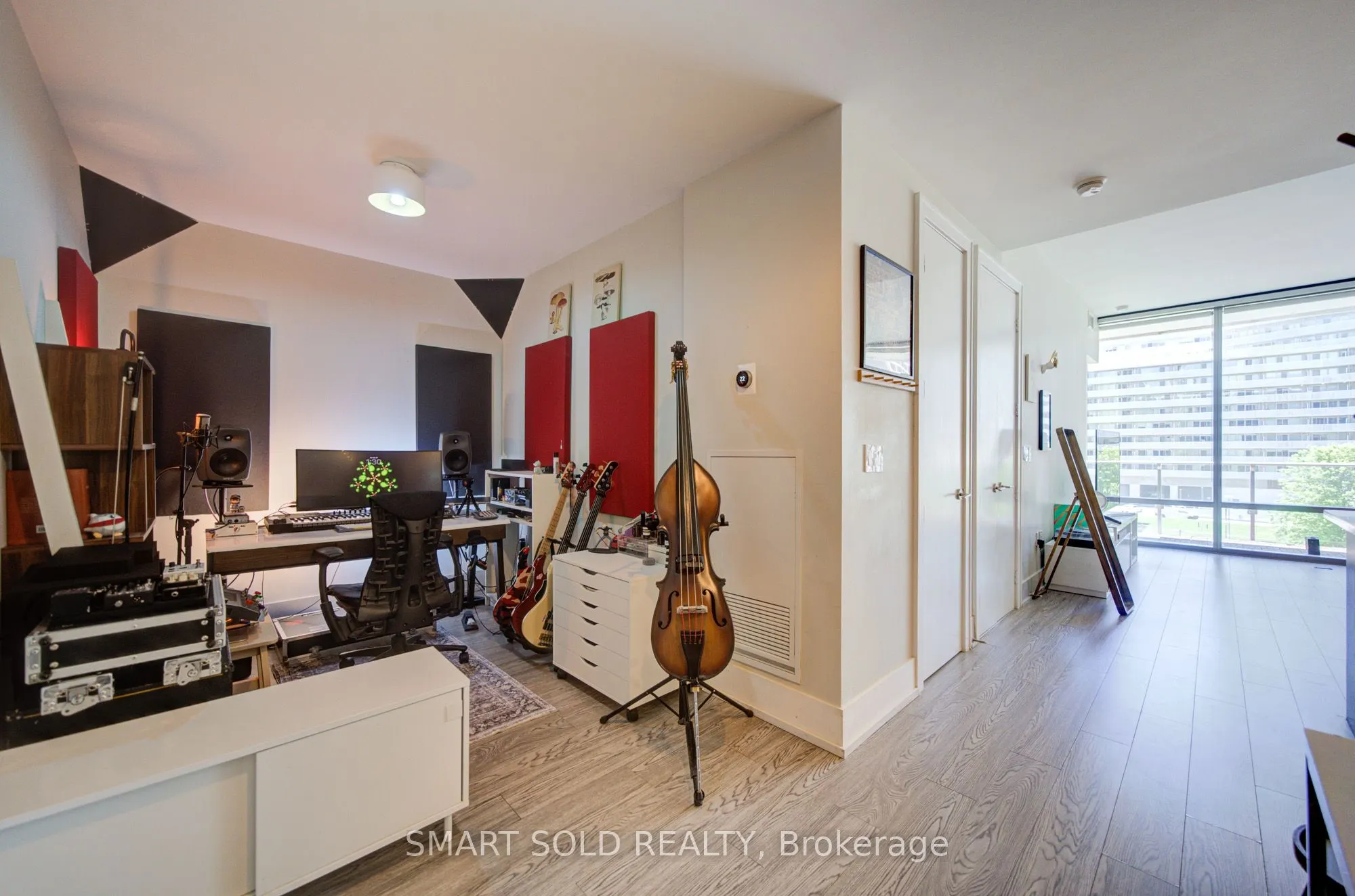 39 Queens Quay E #436