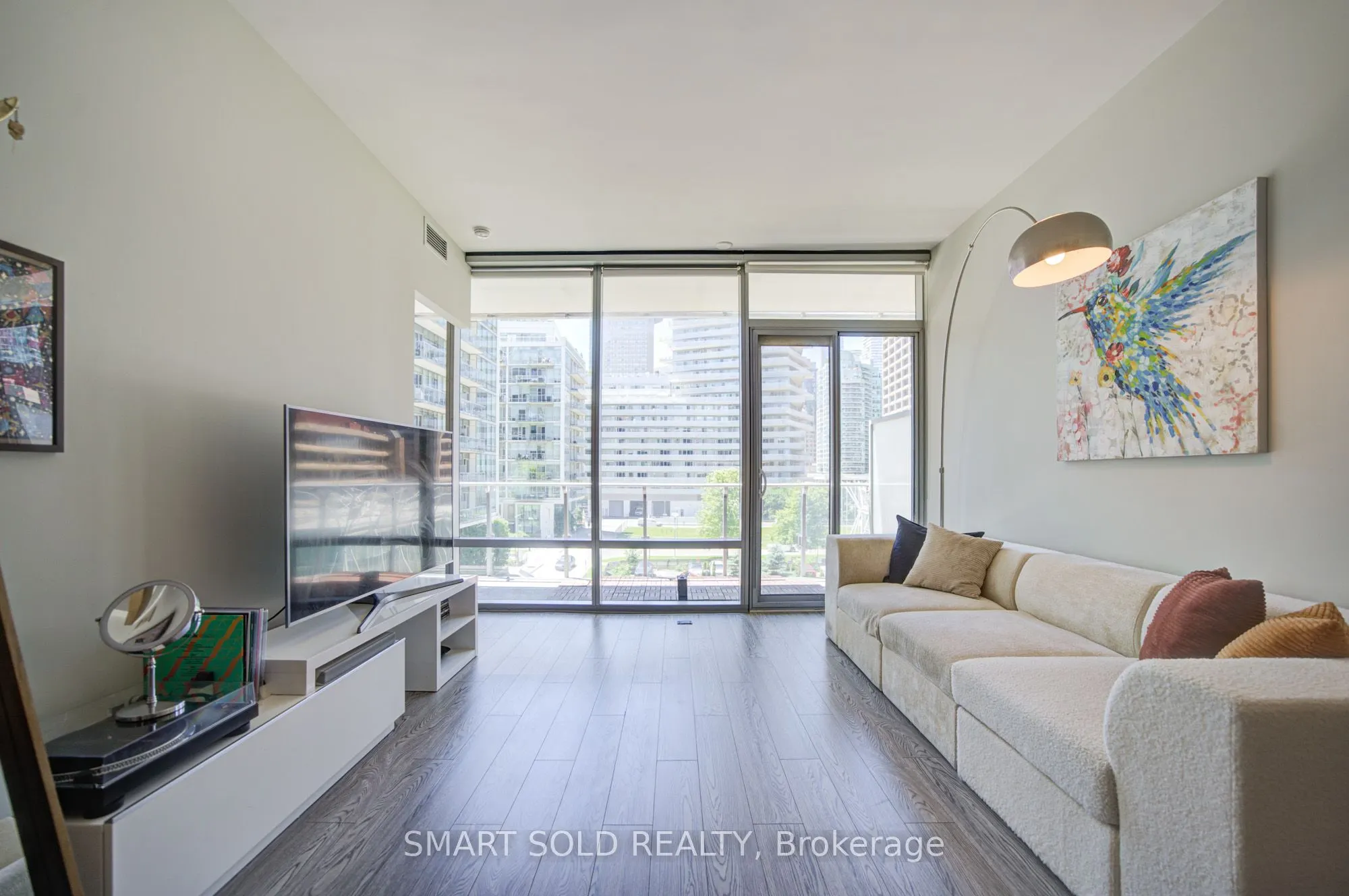 39 Queens Quay E #436