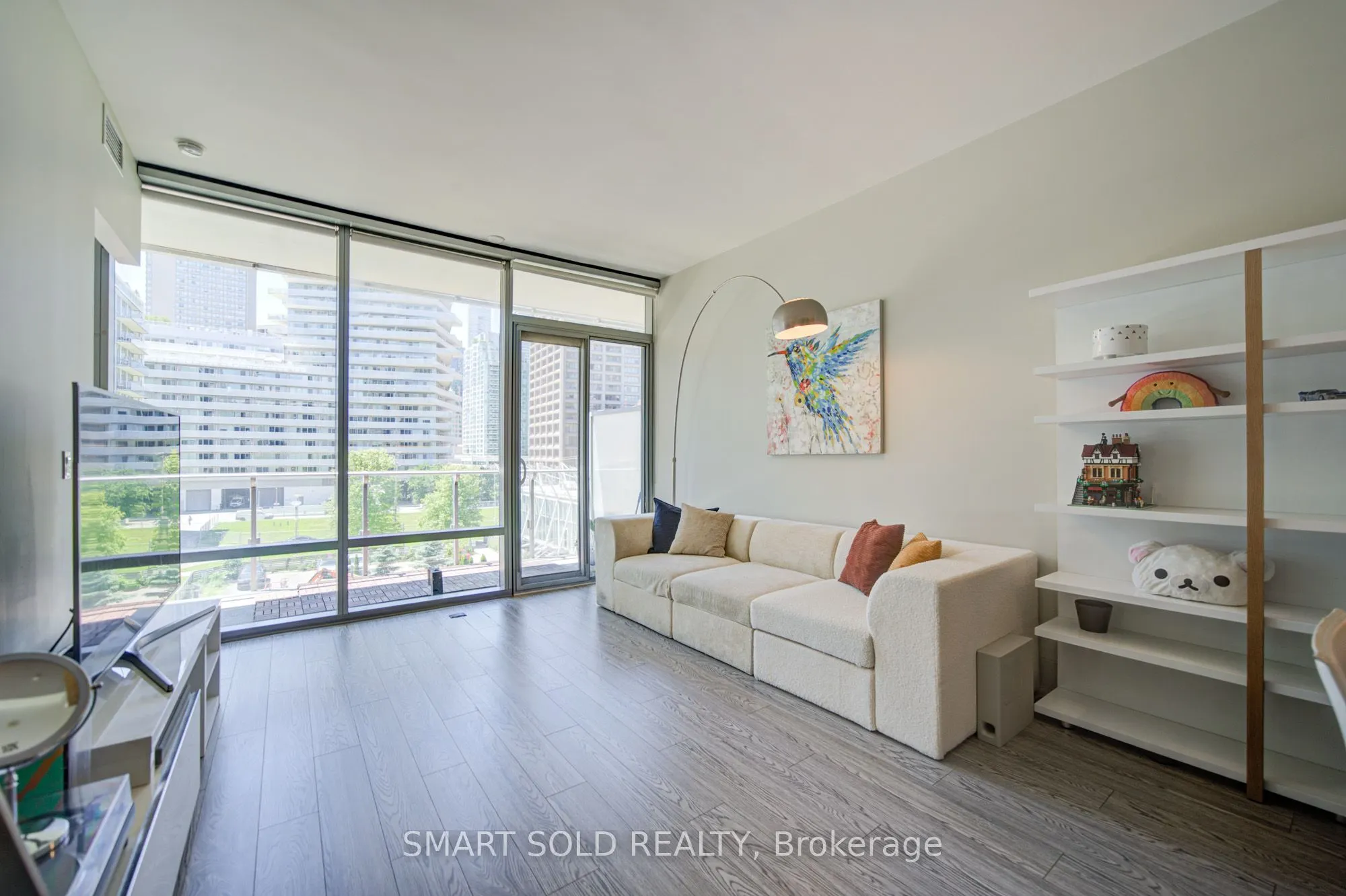 39 Queens Quay E #436