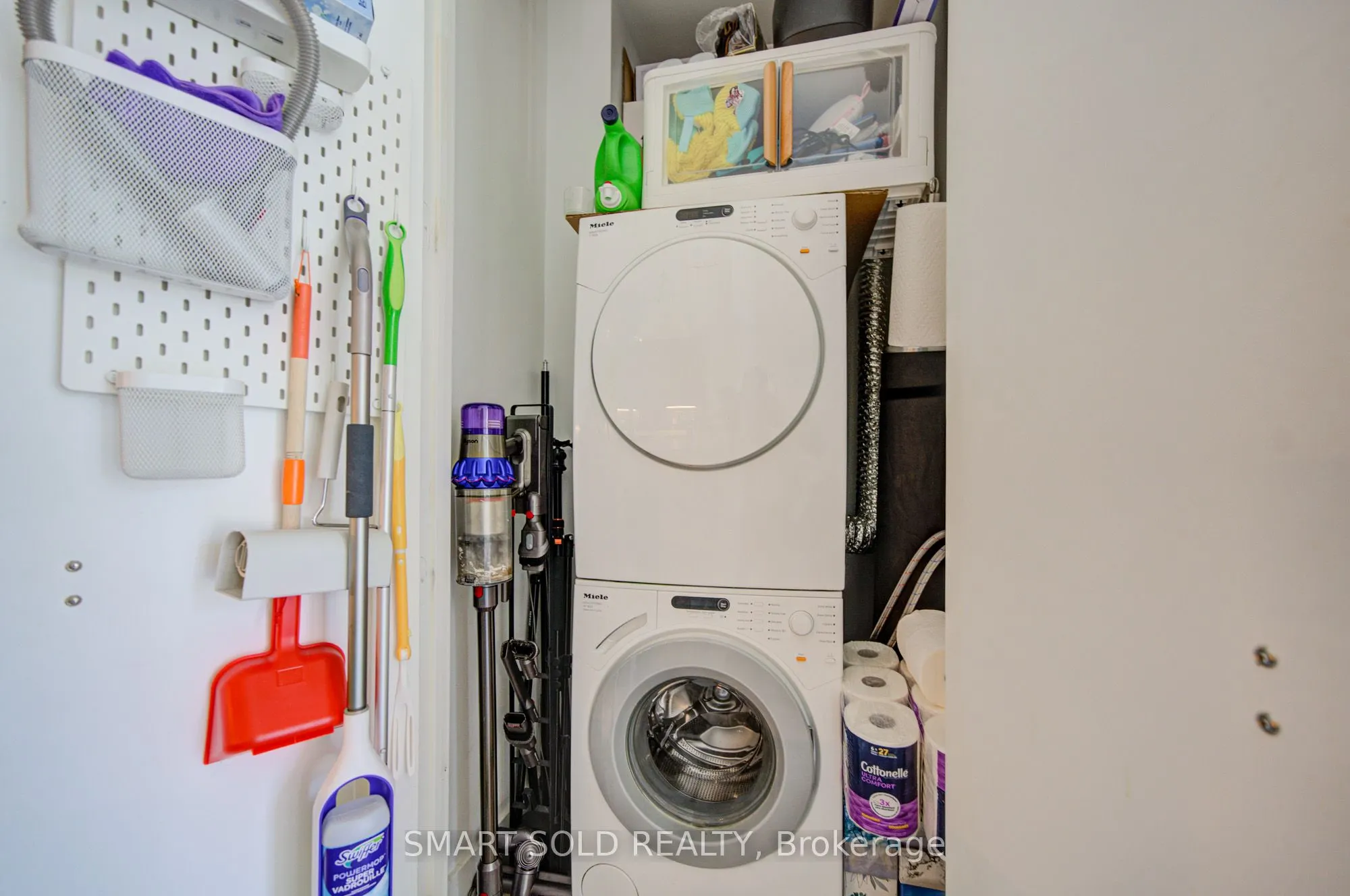 39 Queens Quay E #436