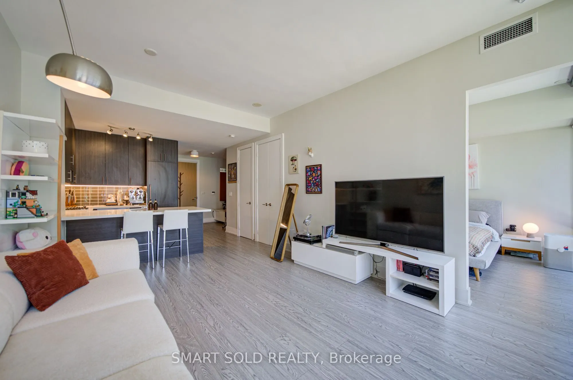 39 Queens Quay E #436