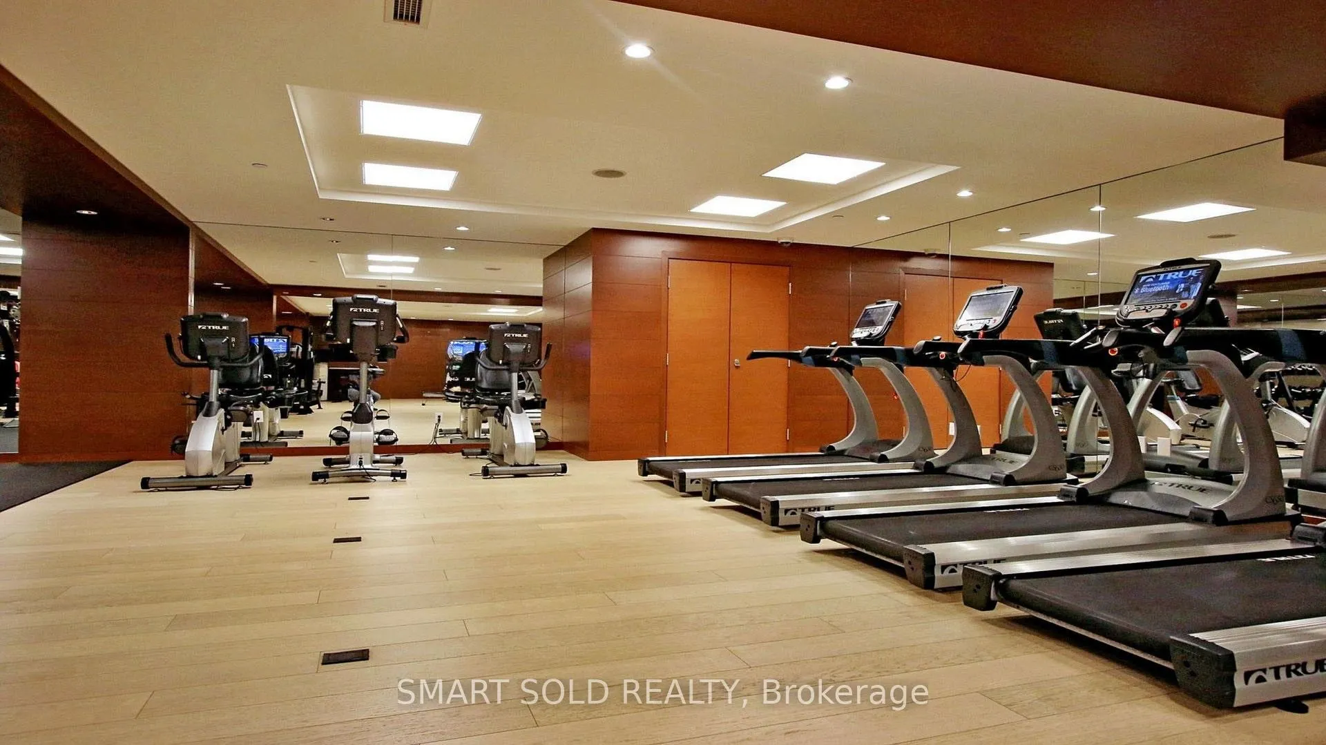 39 Queens Quay E #436