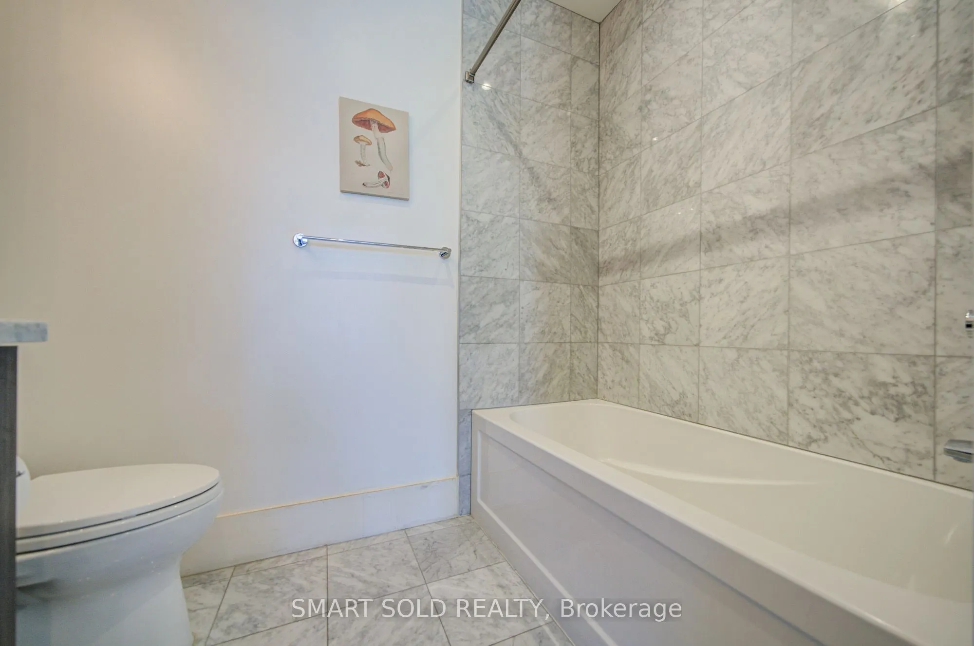 39 Queens Quay E #436