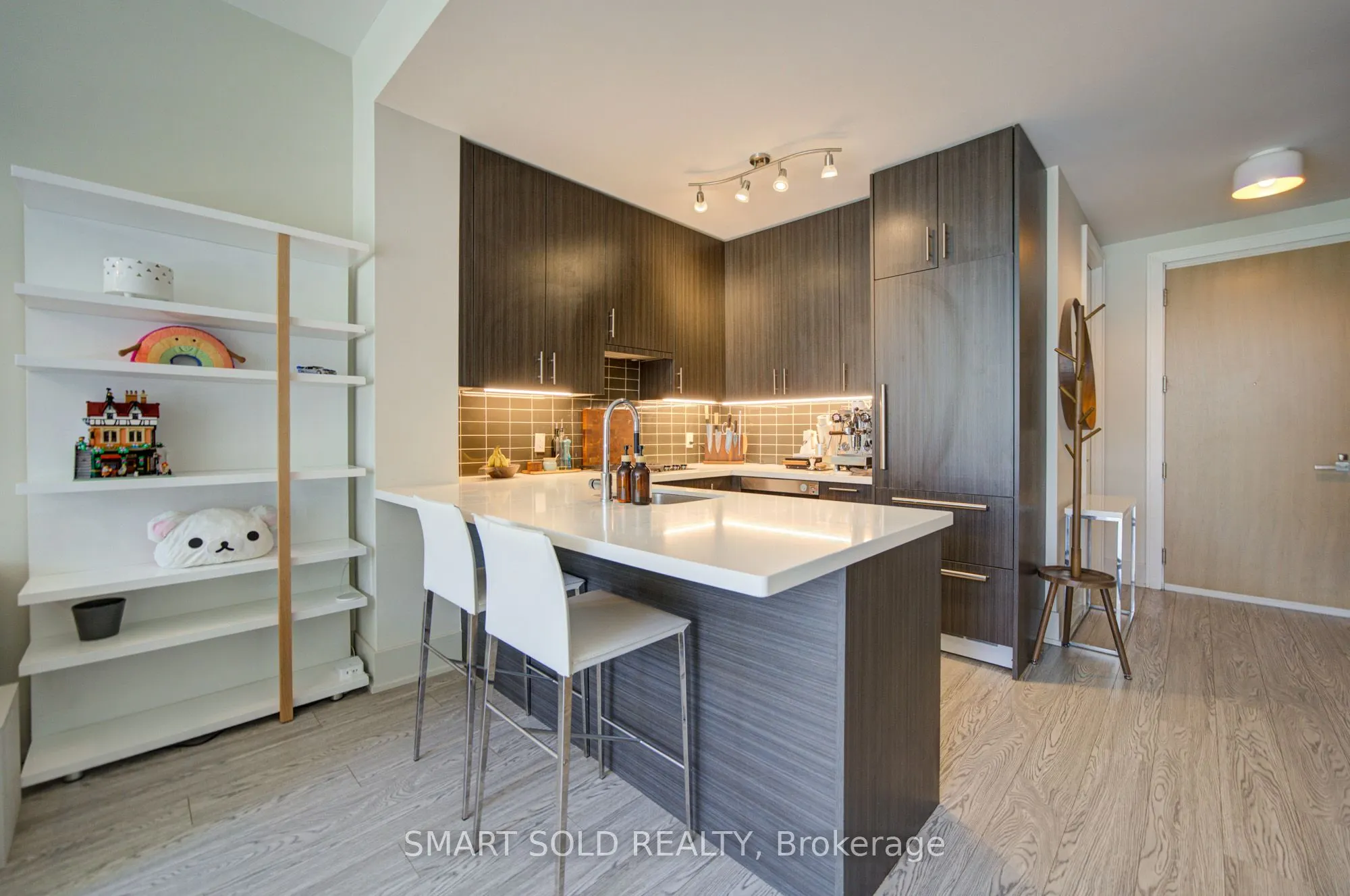 39 Queens Quay E #436