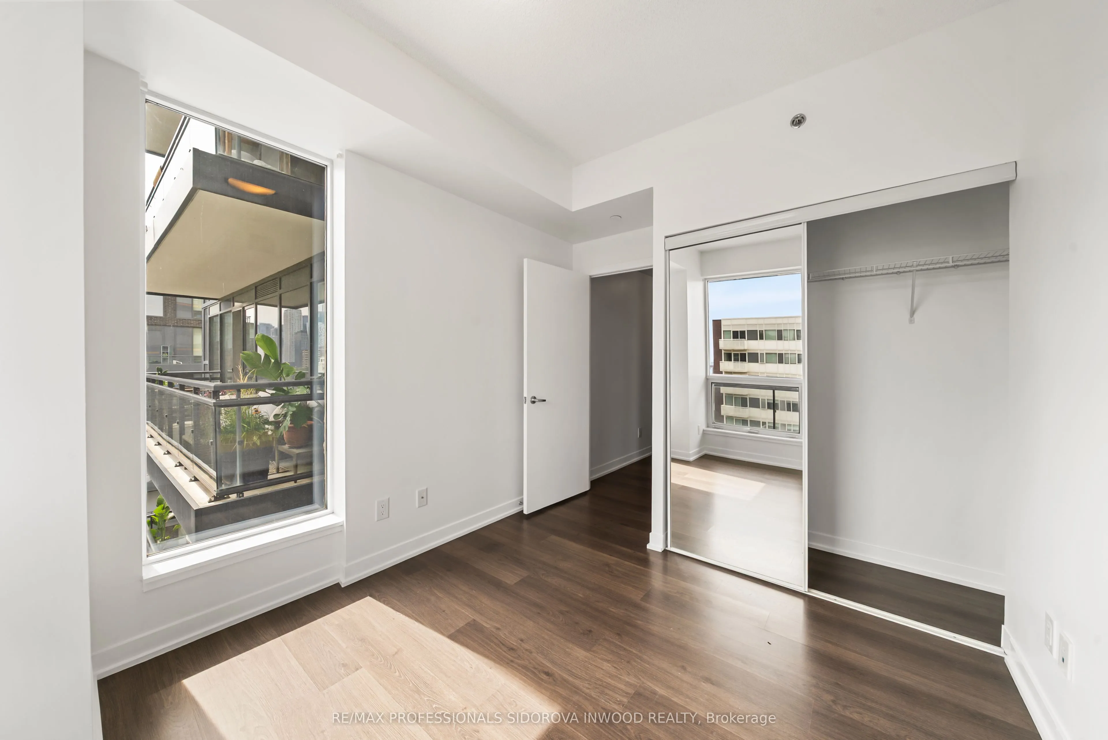 225 Sackville Street #703