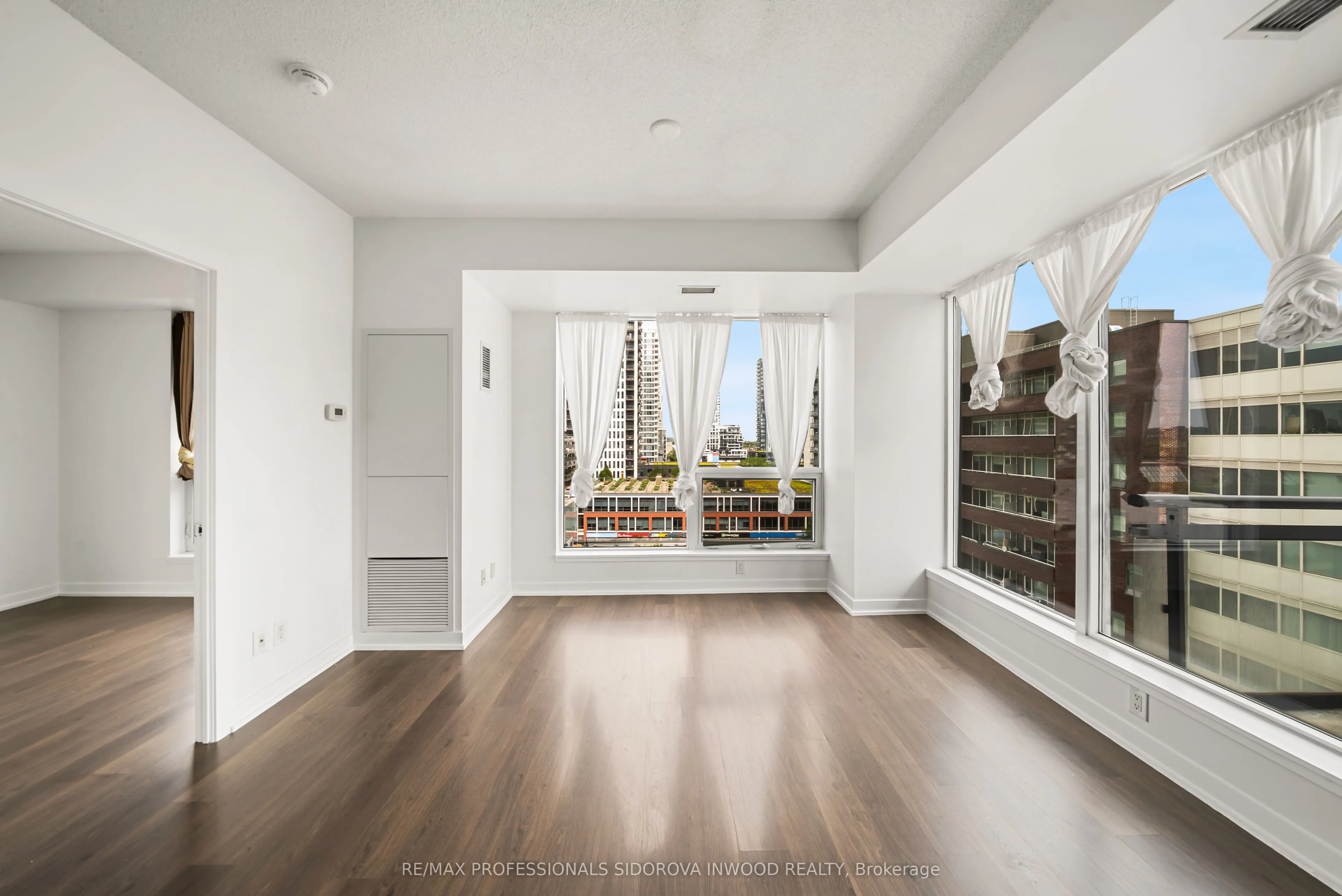 225 Sackville Street #703