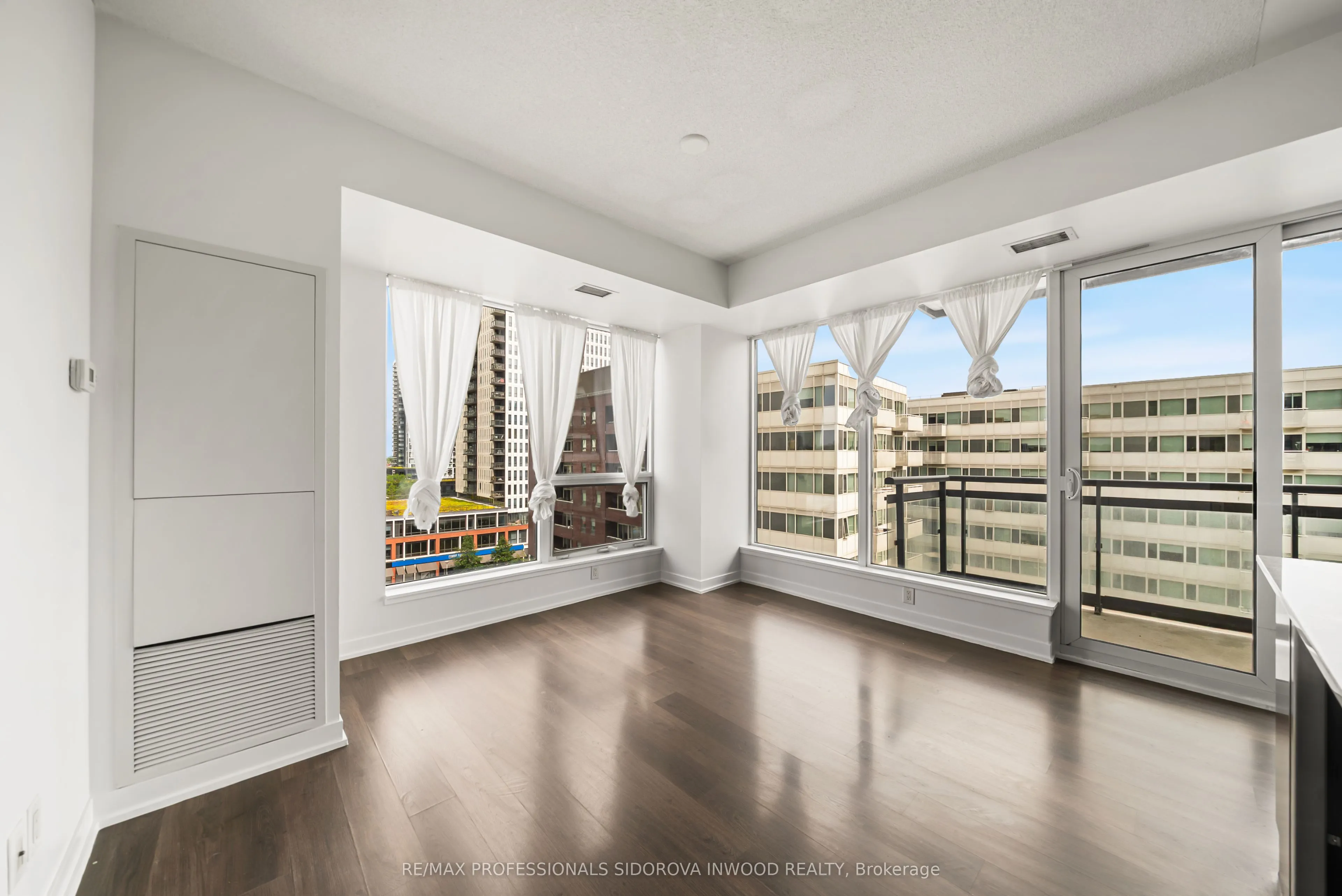 225 Sackville Street #703