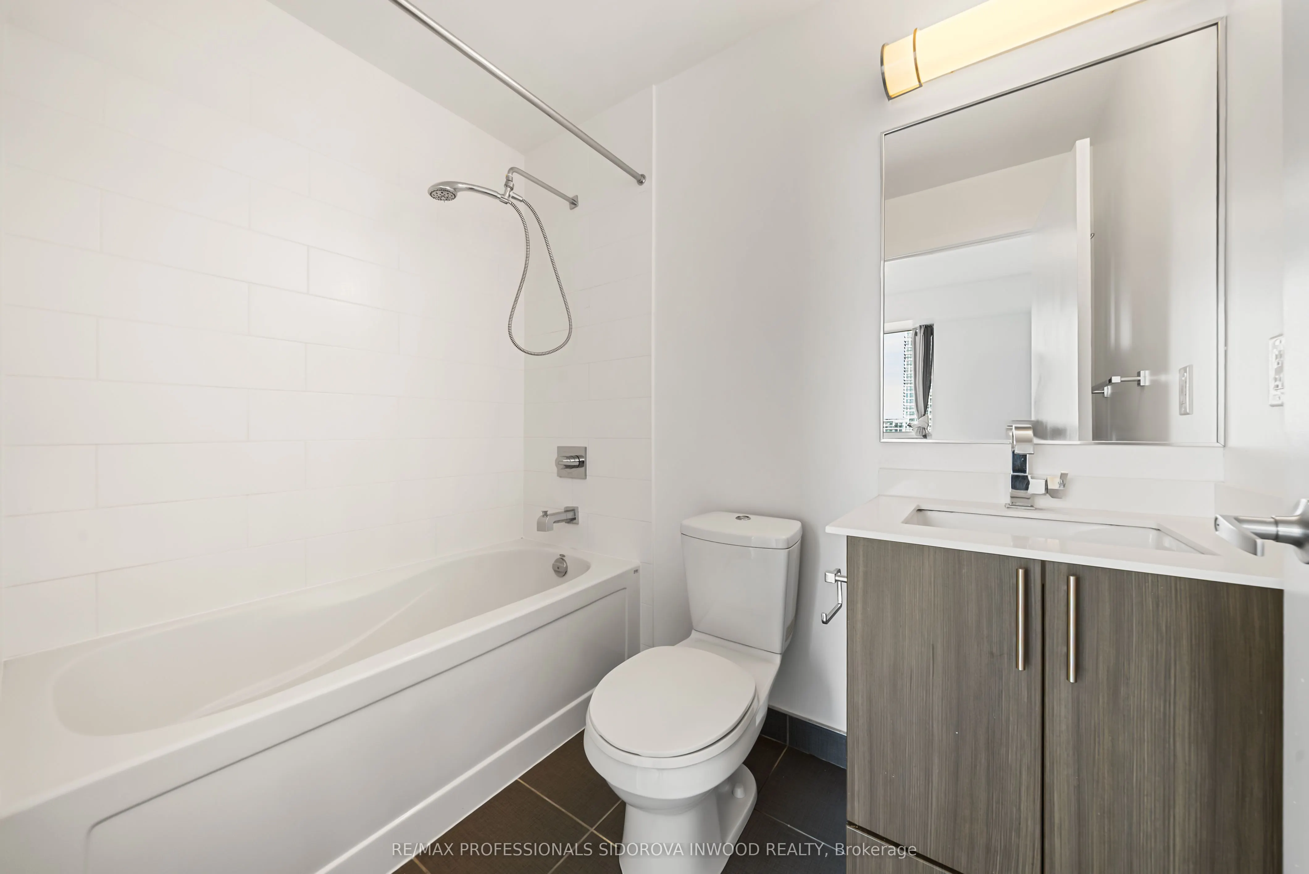 225 Sackville Street #703